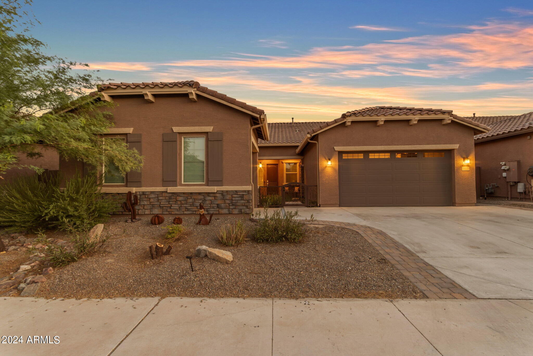 18531 W THISTLE LANDING Drive