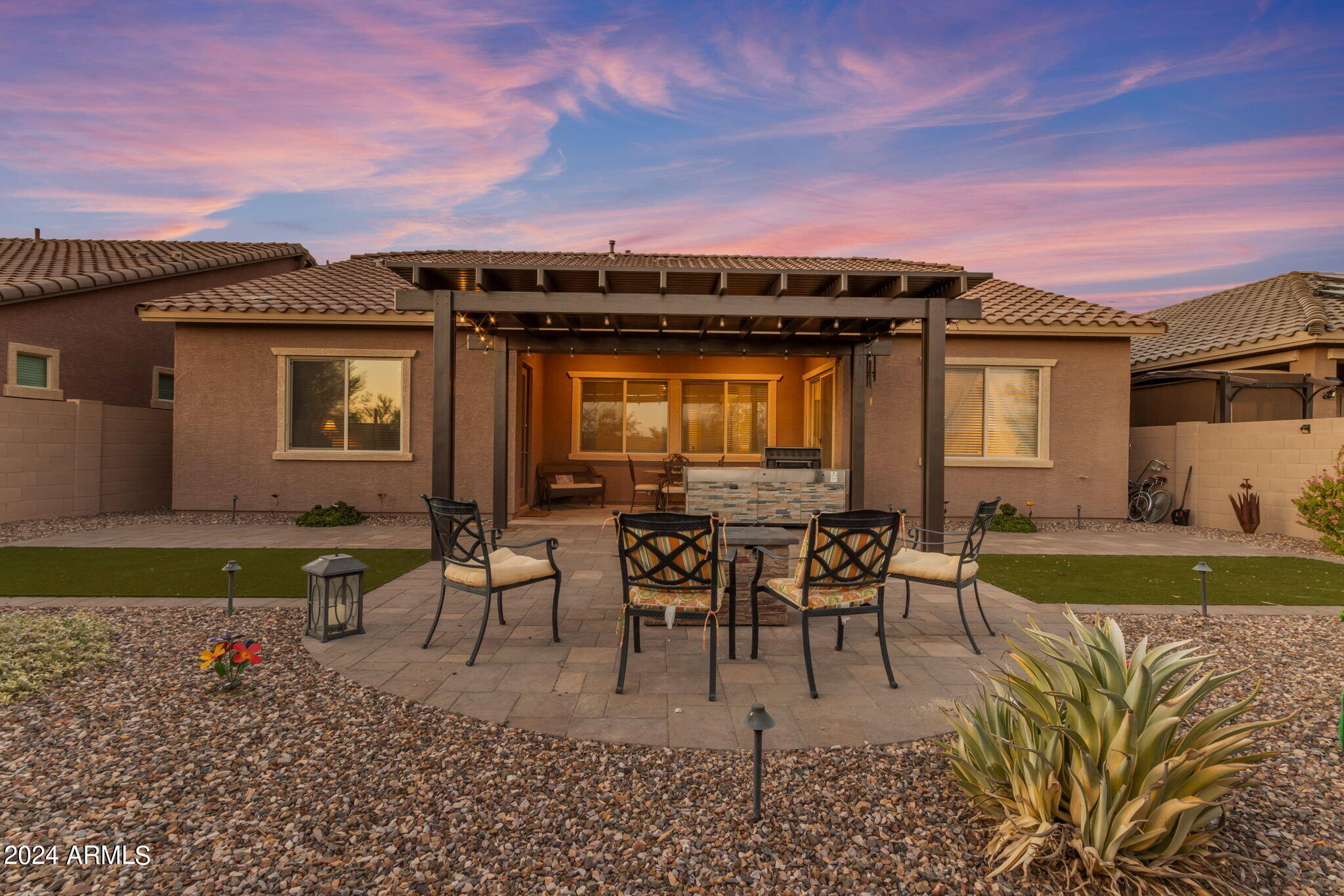 18531 W THISTLE LANDING Drive