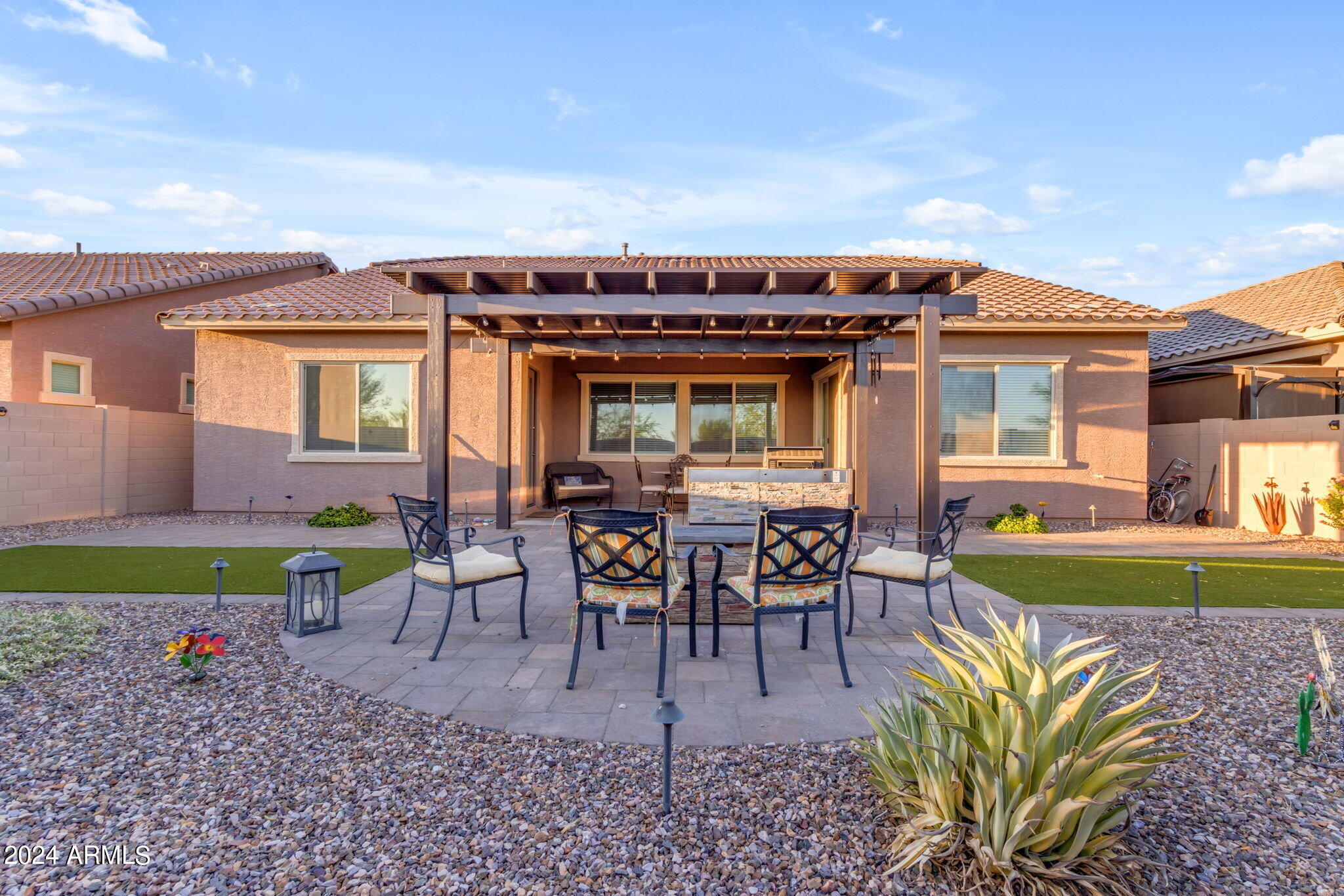 18531 W THISTLE LANDING Drive