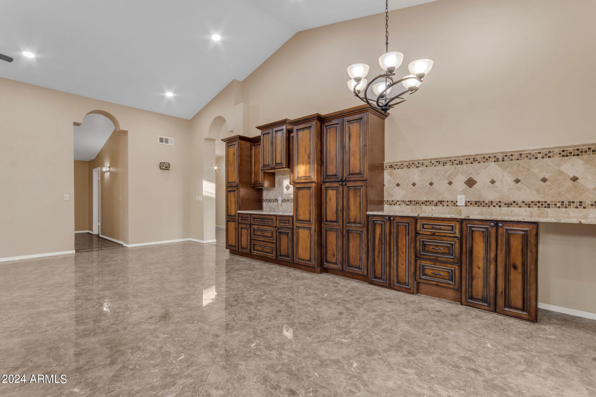 387 W LARONA Lane