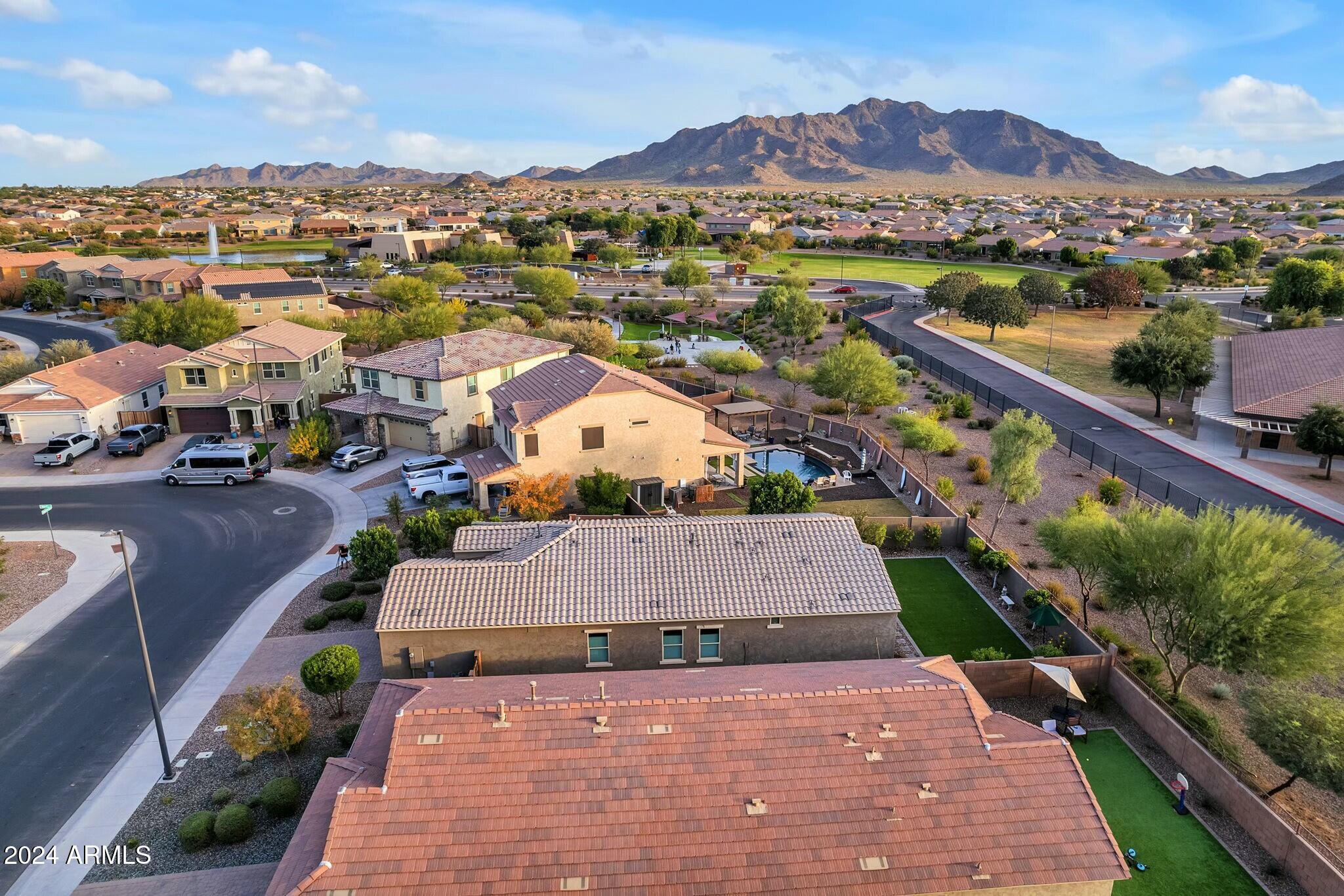 2327 E RUNAWAY BAY Place
