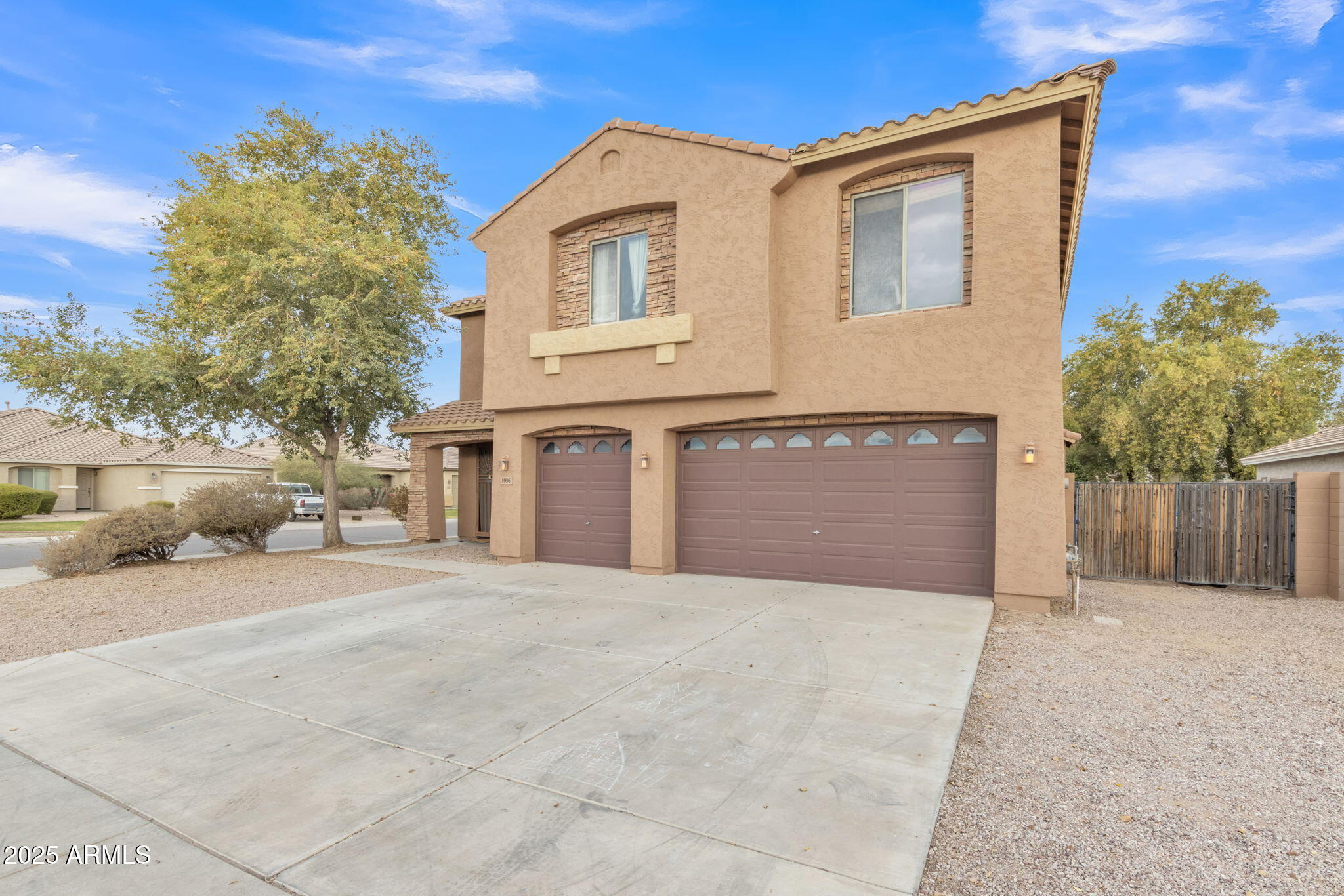 1036 E OAK Road