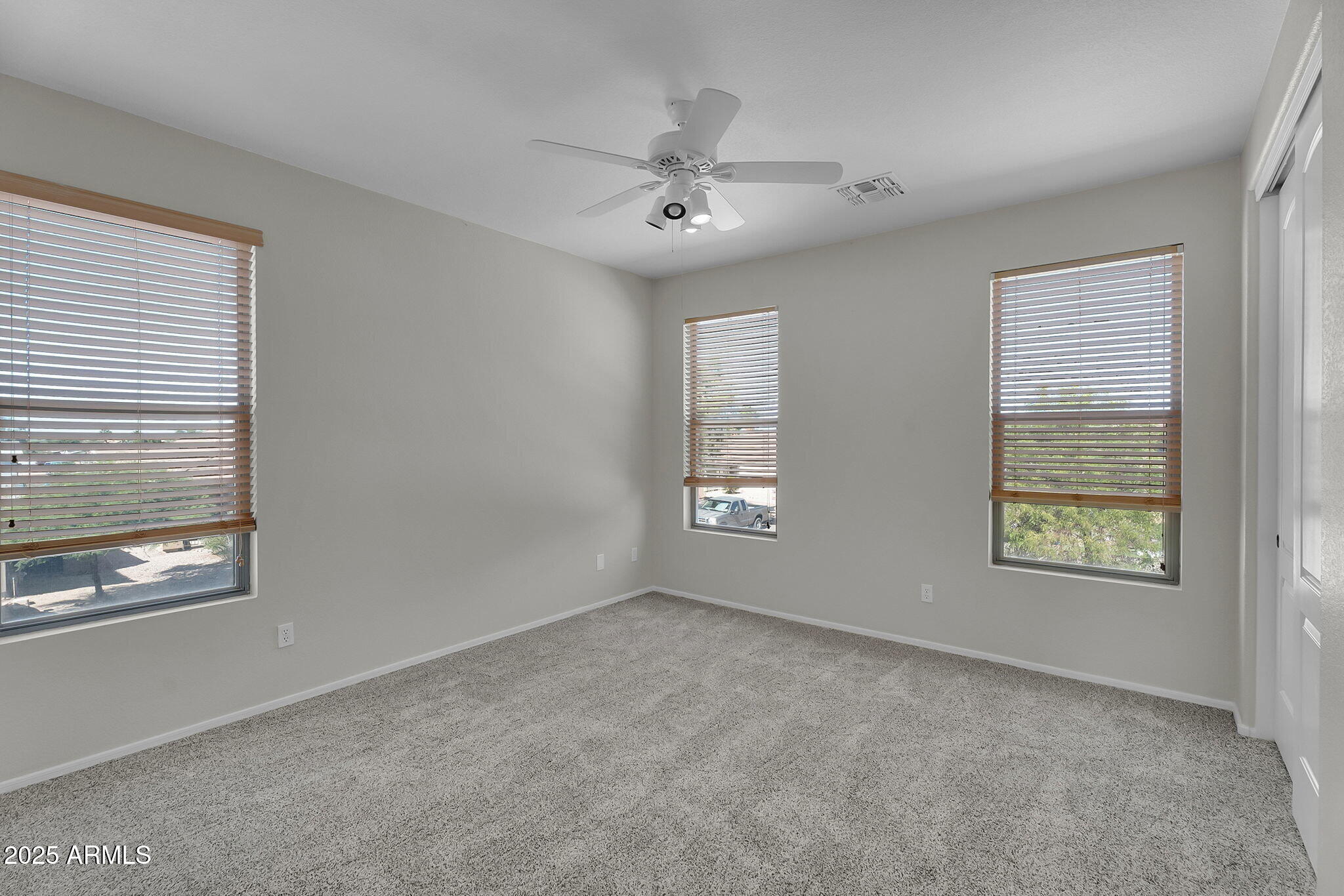 1036 E OAK Road