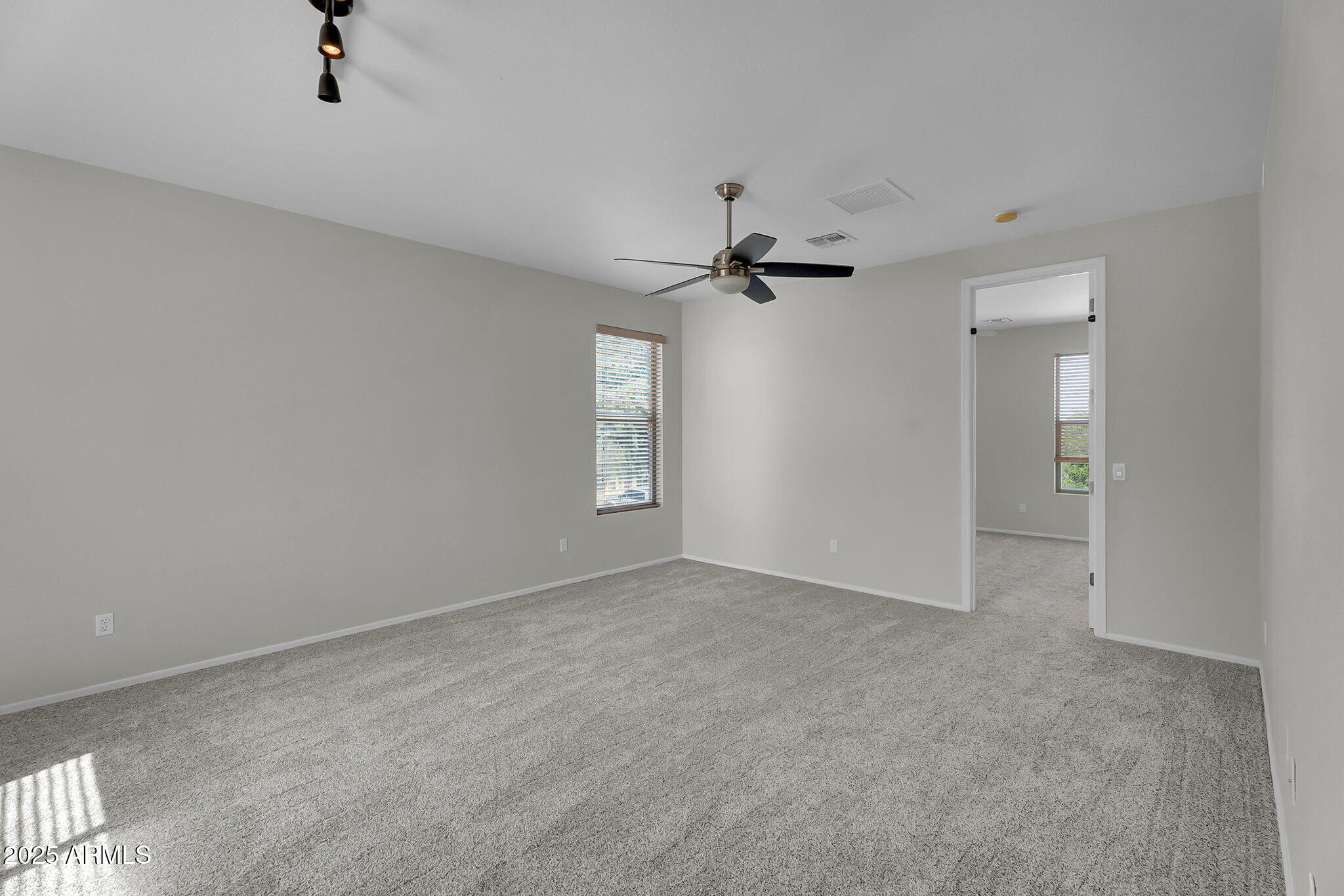1036 E OAK Road