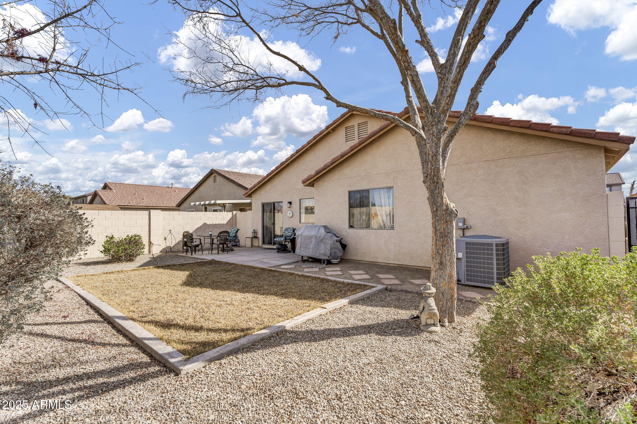 1992 E SHETLAND Drive