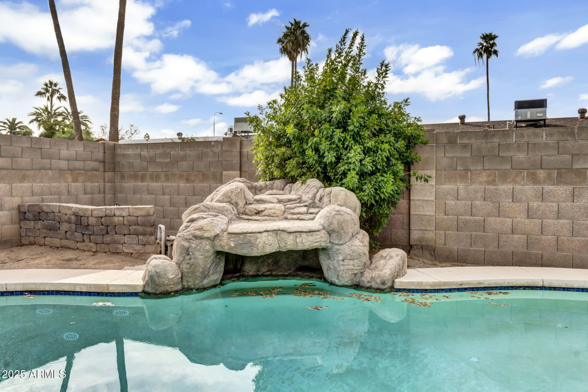 2123 E RADCLIFFE Drive
