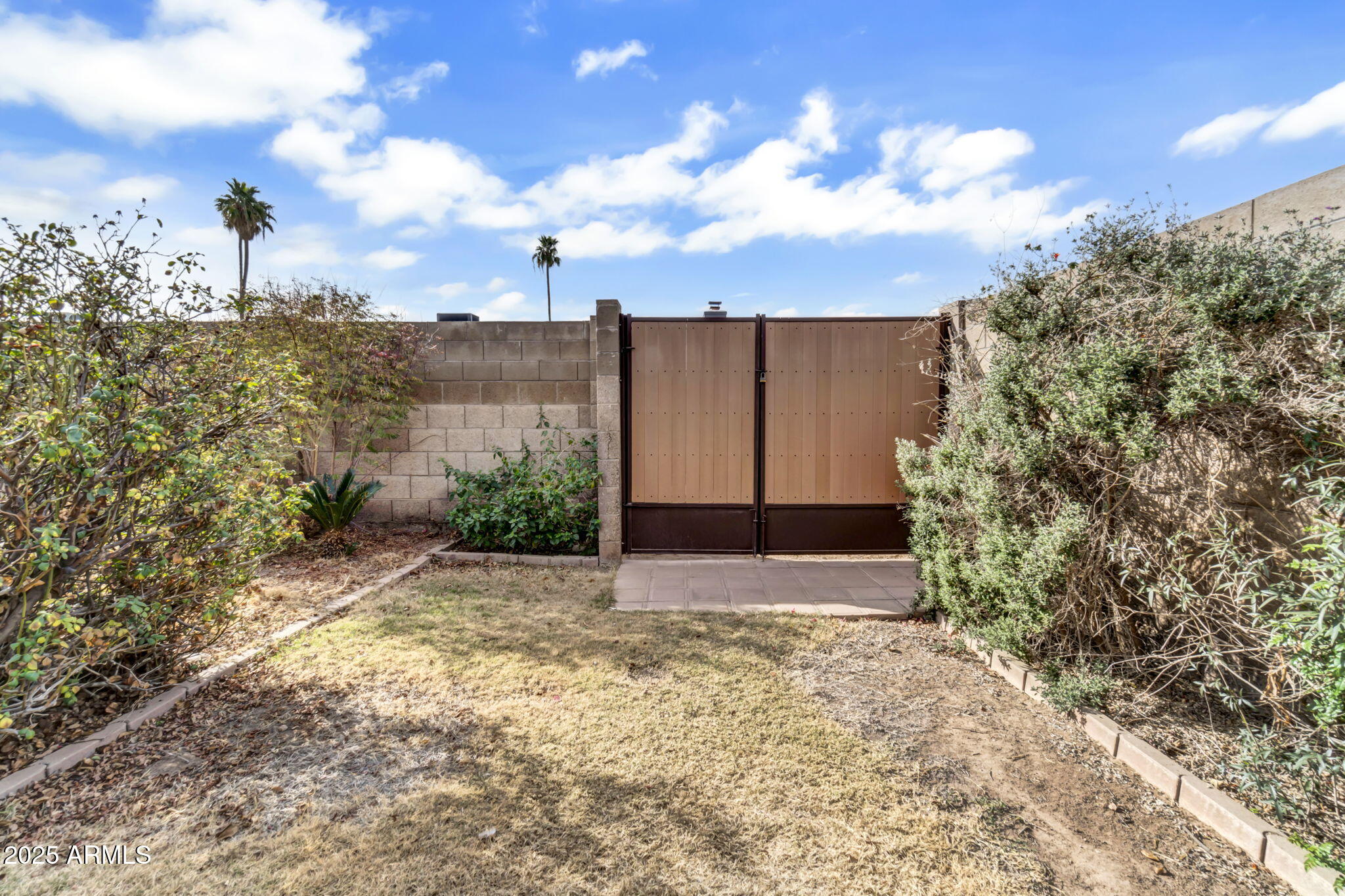 2123 E RADCLIFFE Drive