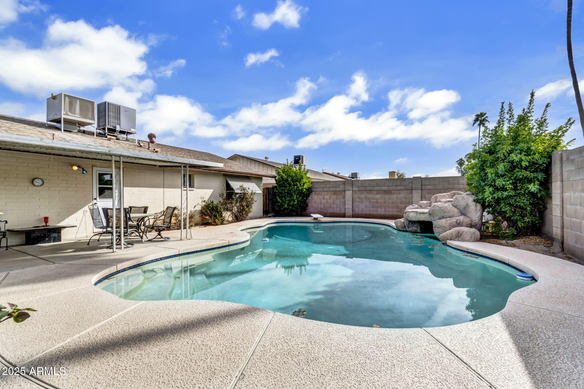 2123 E RADCLIFFE Drive