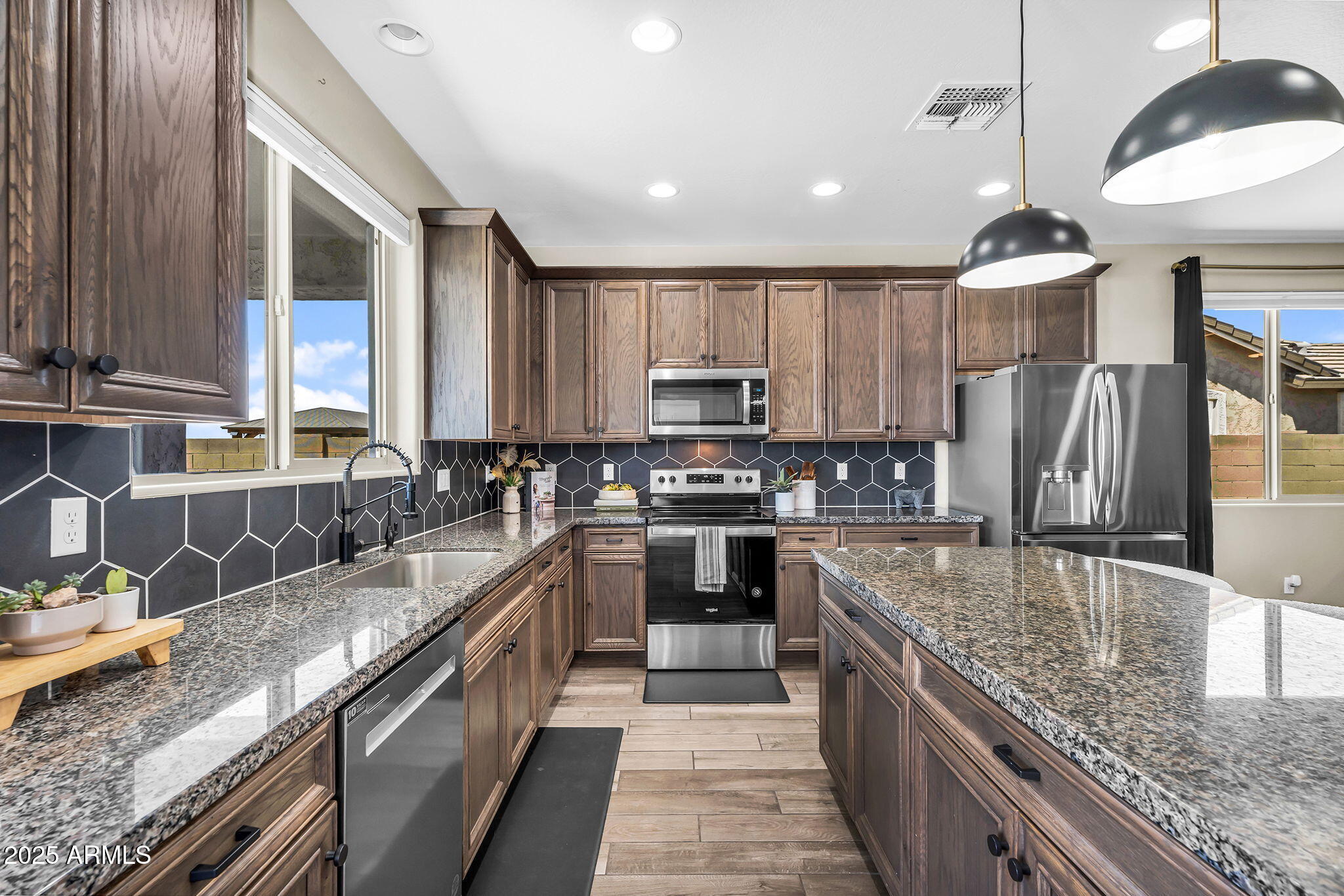 27550 N SILVERLEAF Road