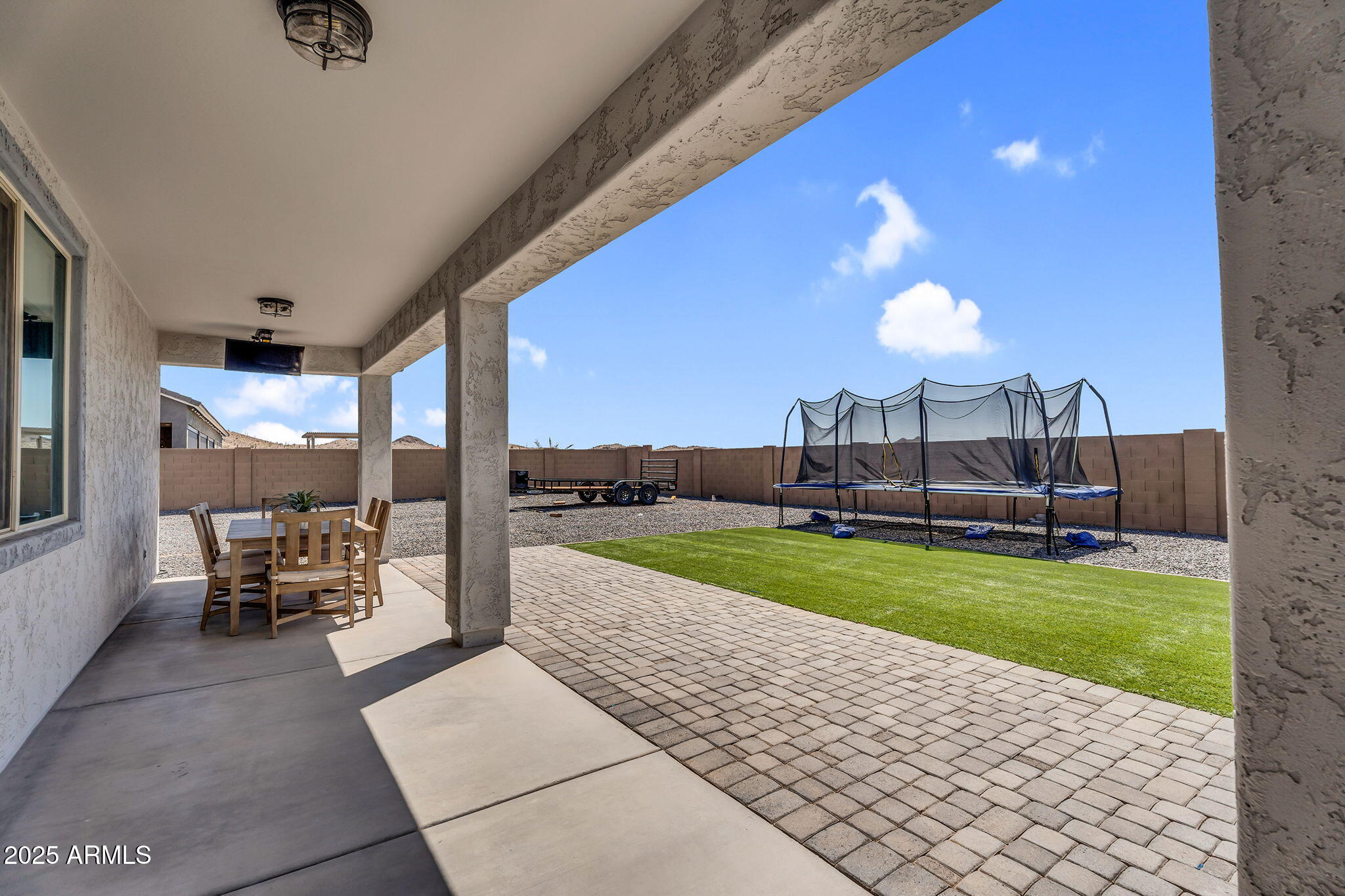 27550 N SILVERLEAF Road