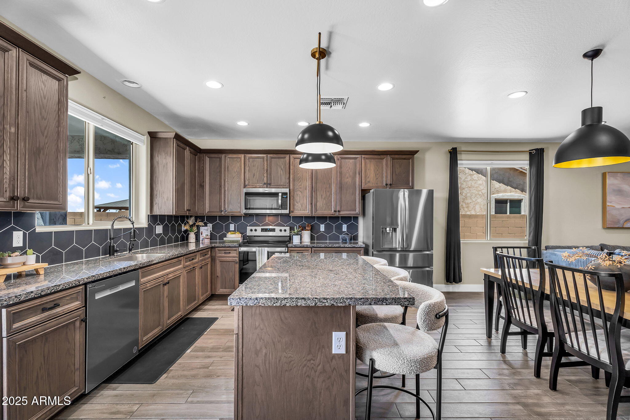 27550 N SILVERLEAF Road