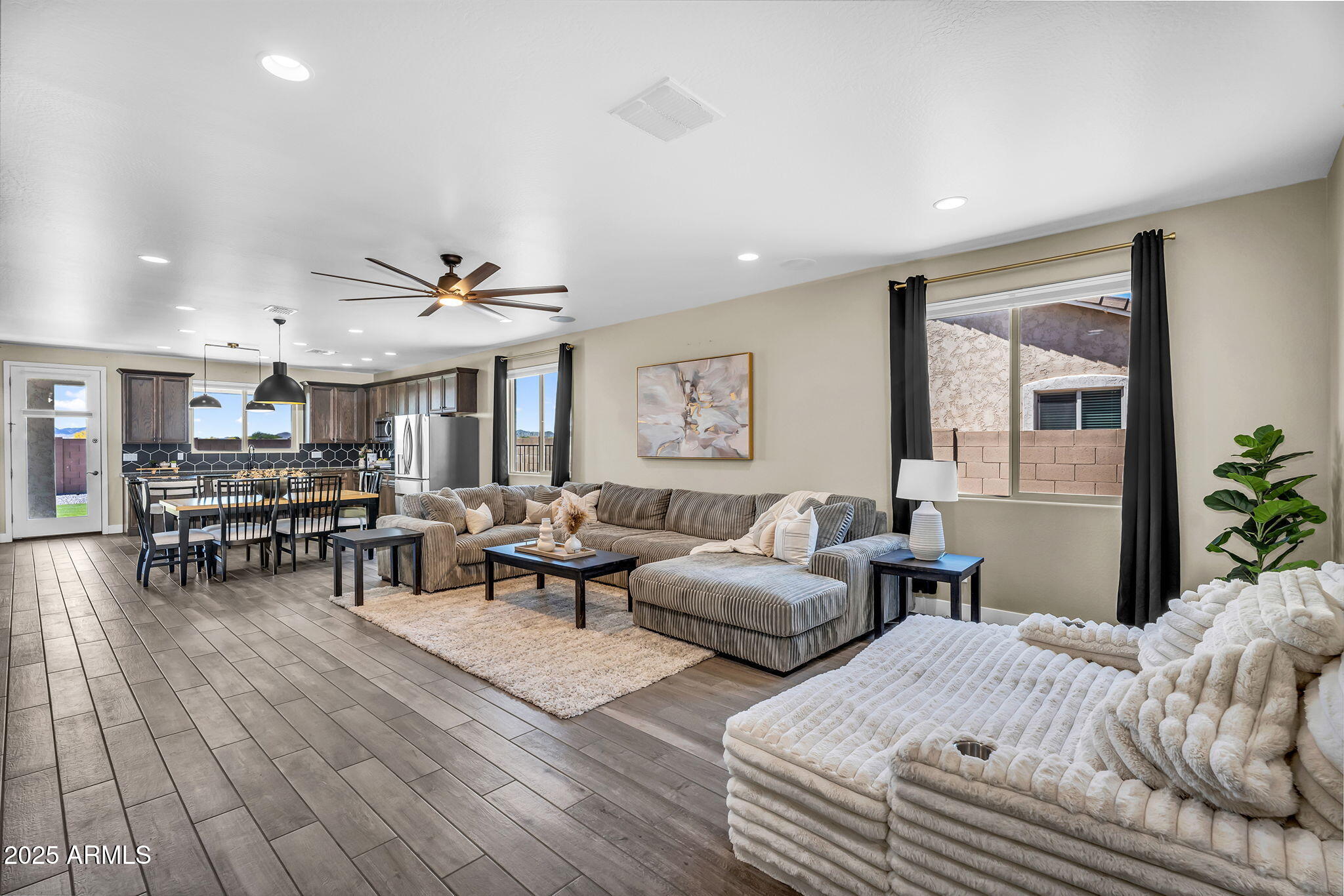27550 N SILVERLEAF Road