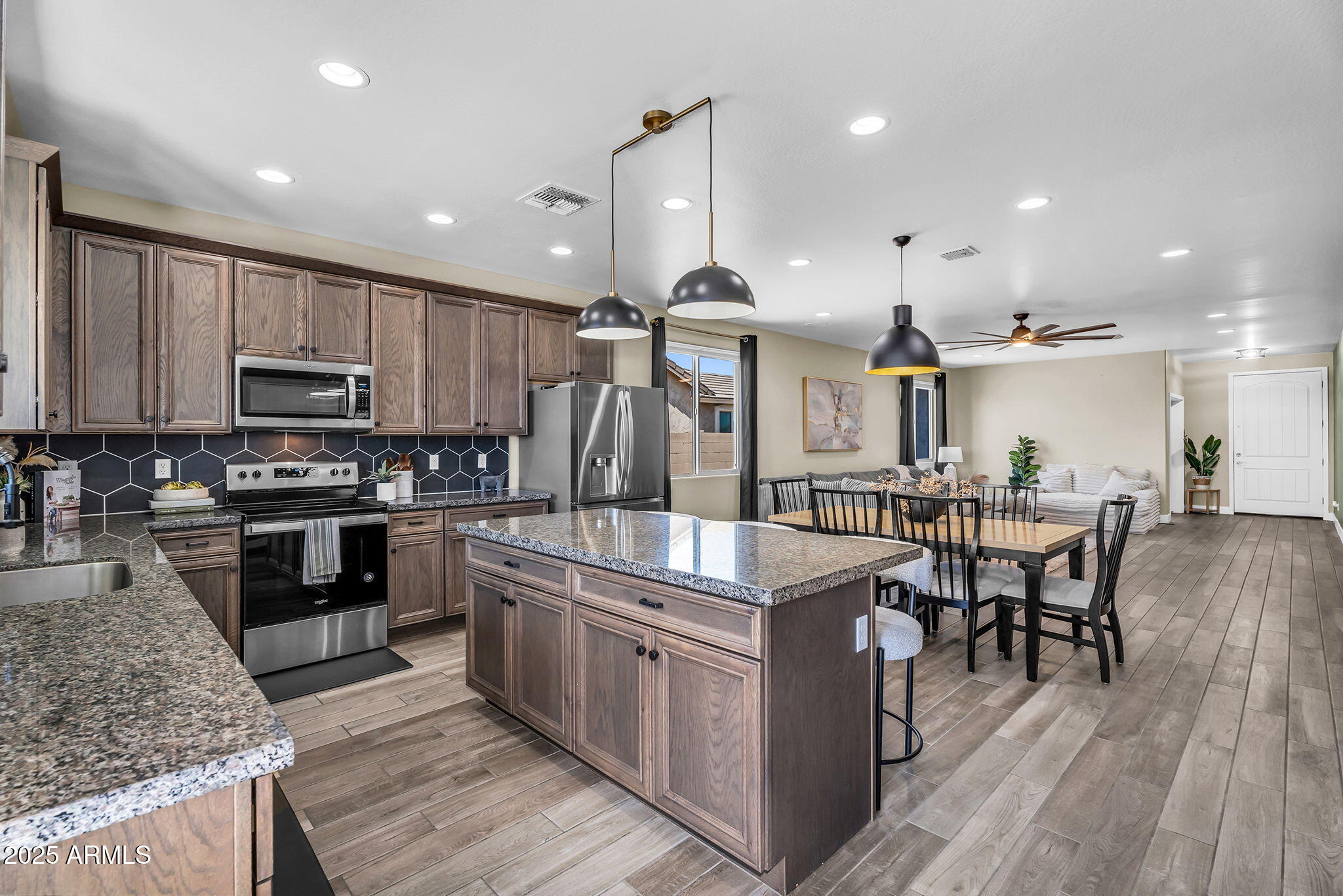 27550 N SILVERLEAF Road