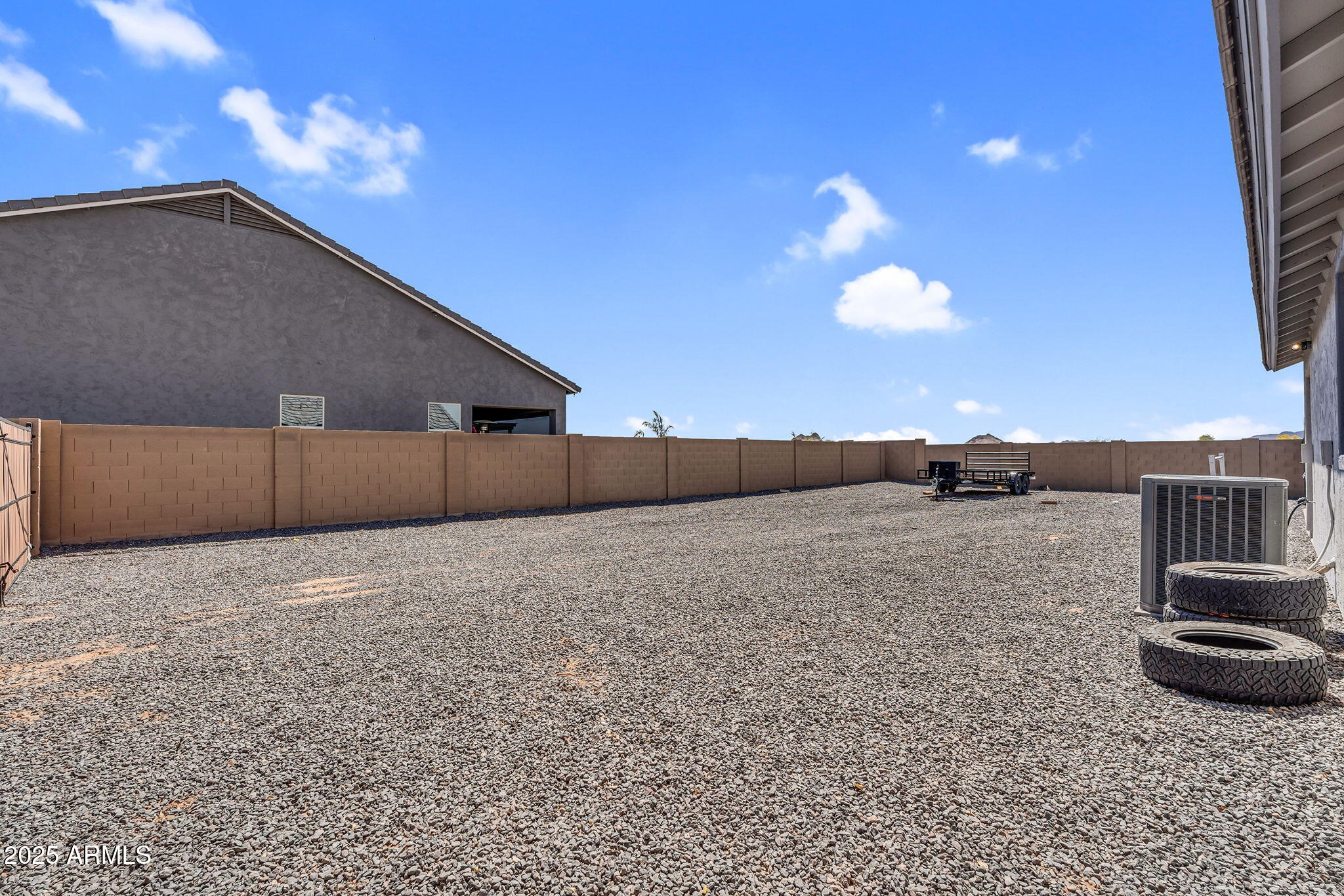 27550 N SILVERLEAF Road