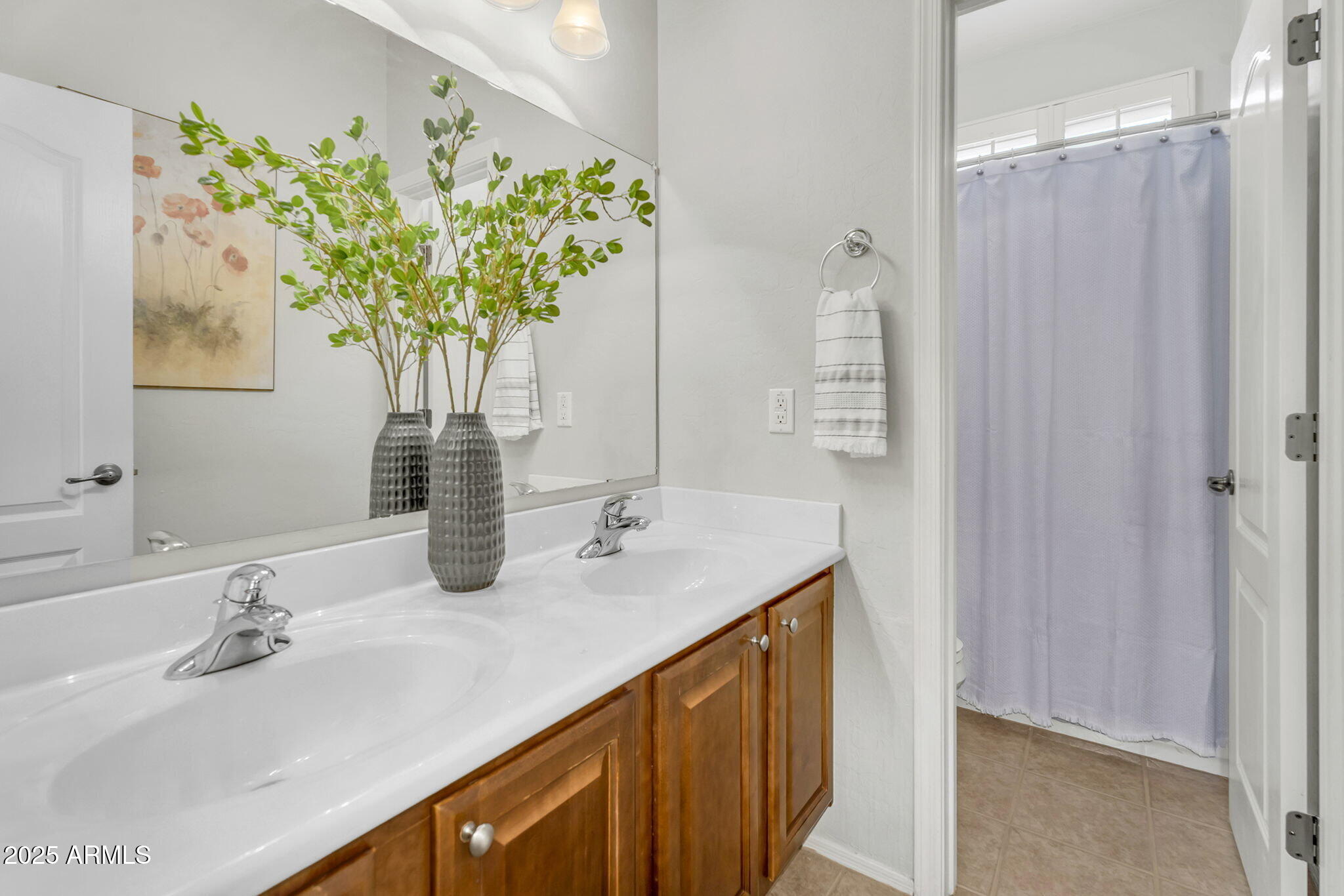3859 N EL SERENO Street