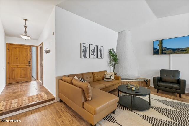 5343 W VOGEL Avenue