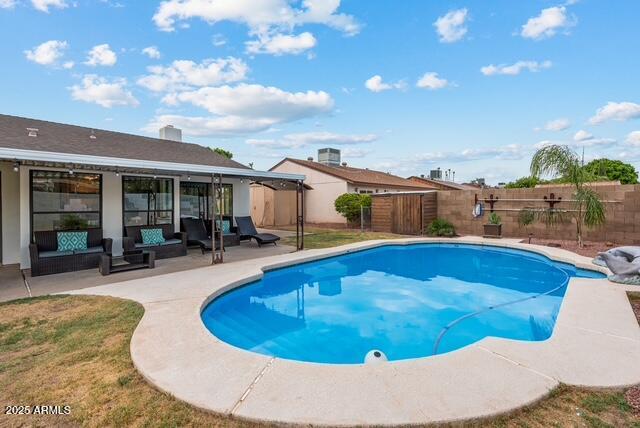 5343 W VOGEL Avenue