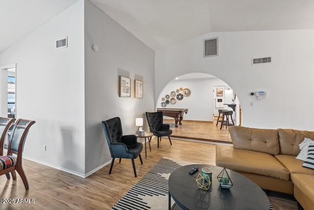 5343 W VOGEL Avenue