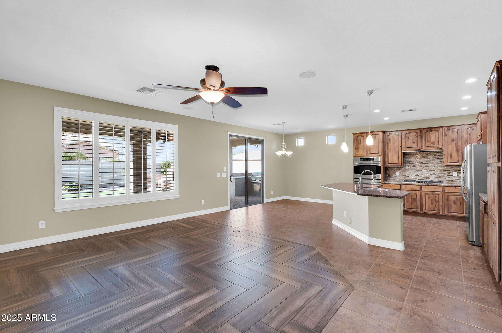 1746 E AZALEA Drive