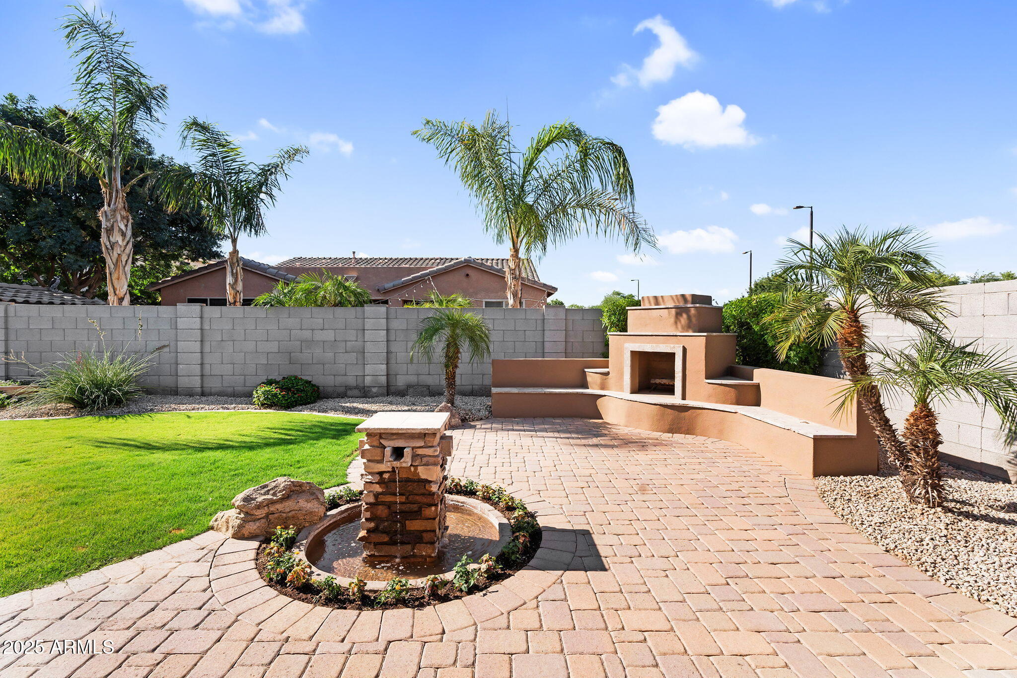 1746 E AZALEA Drive