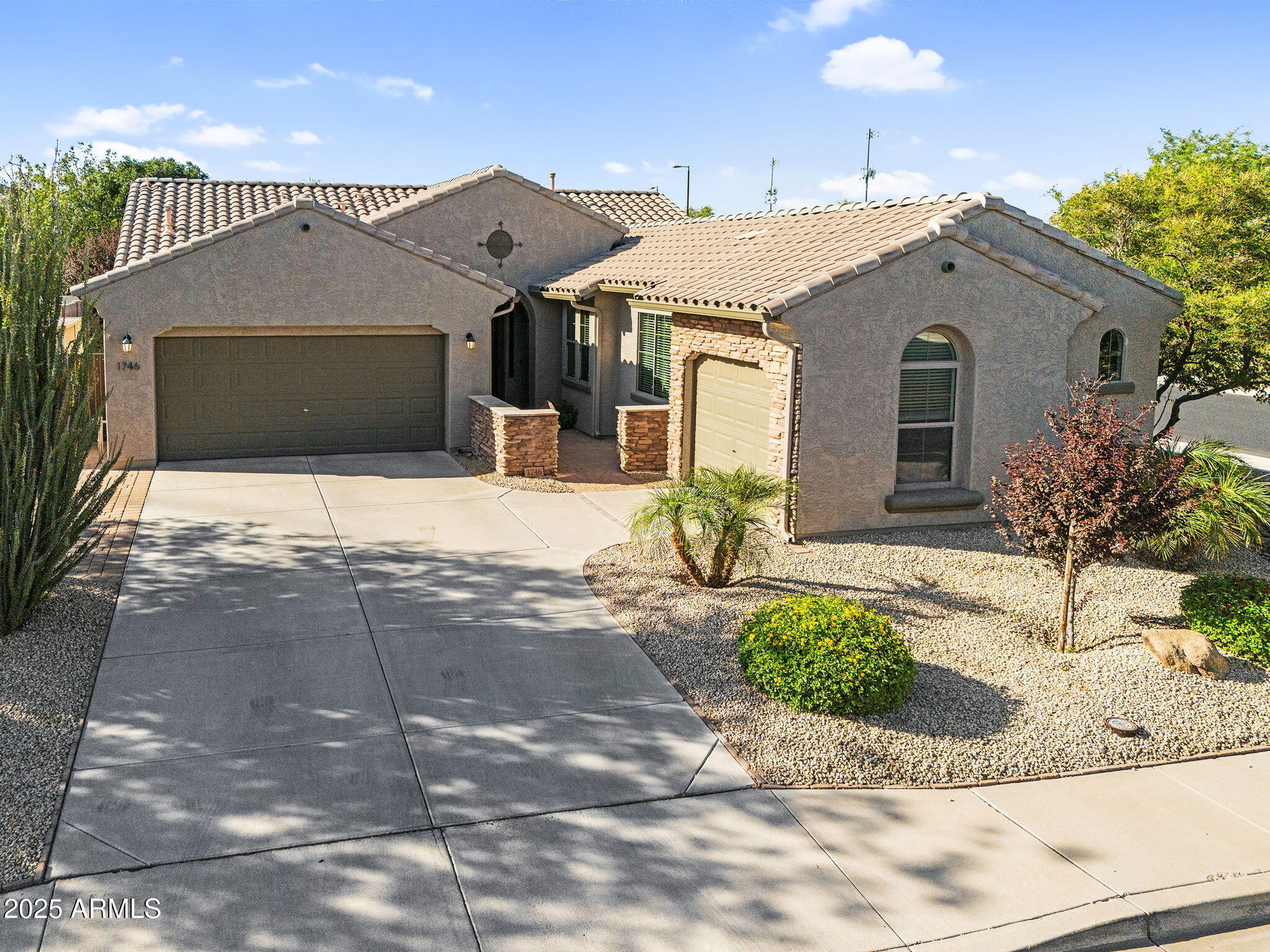 1746 E AZALEA Drive