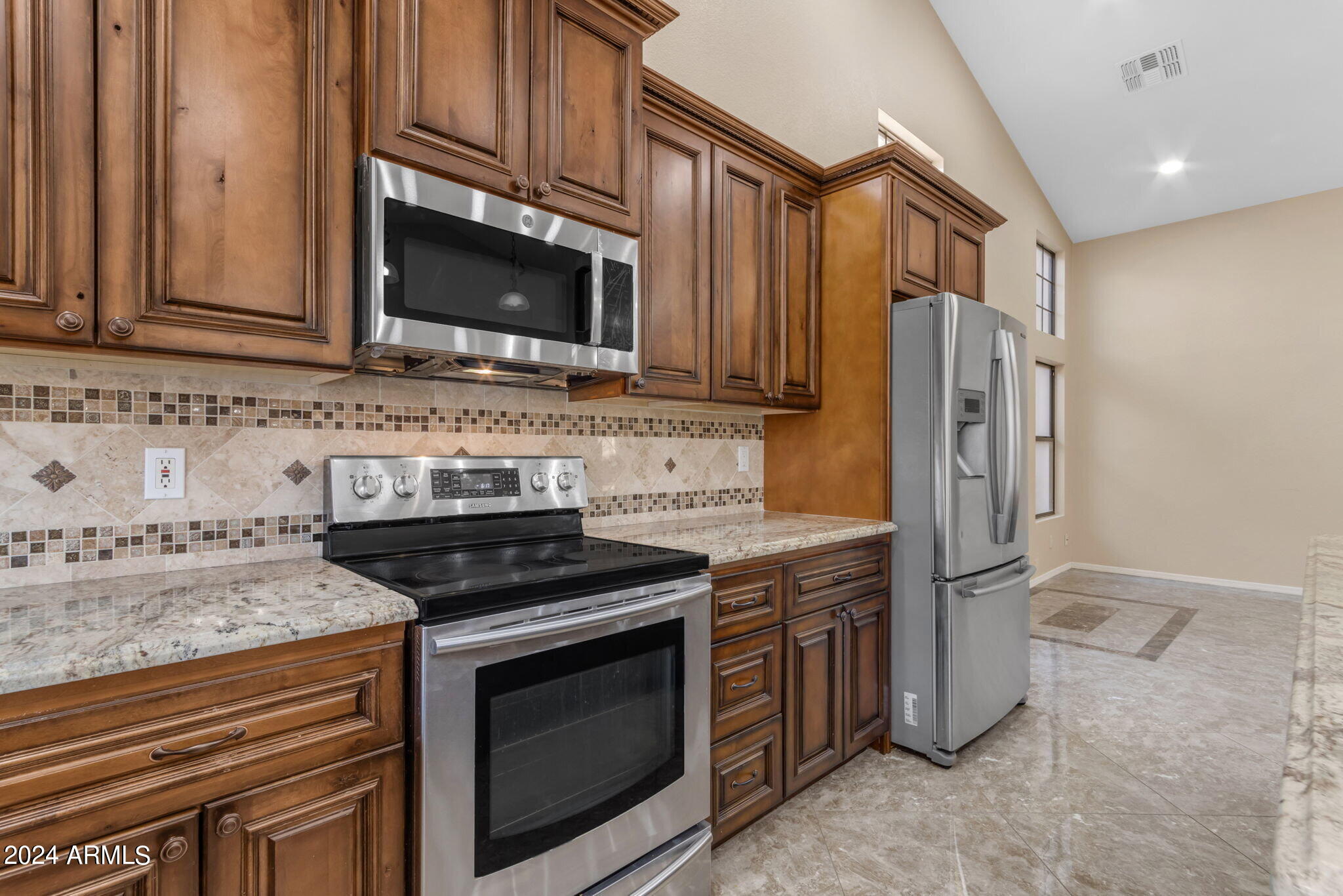 387 W LARONA Lane