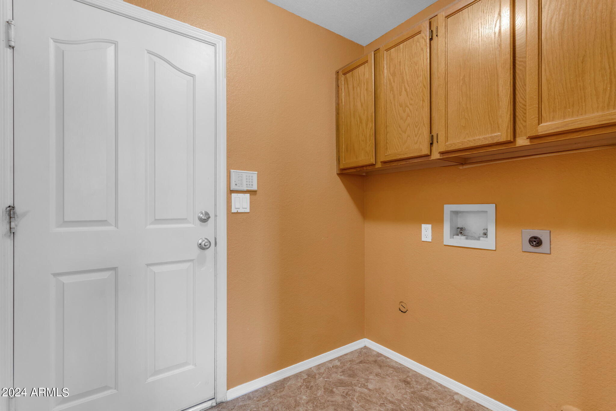 387 W LARONA Lane