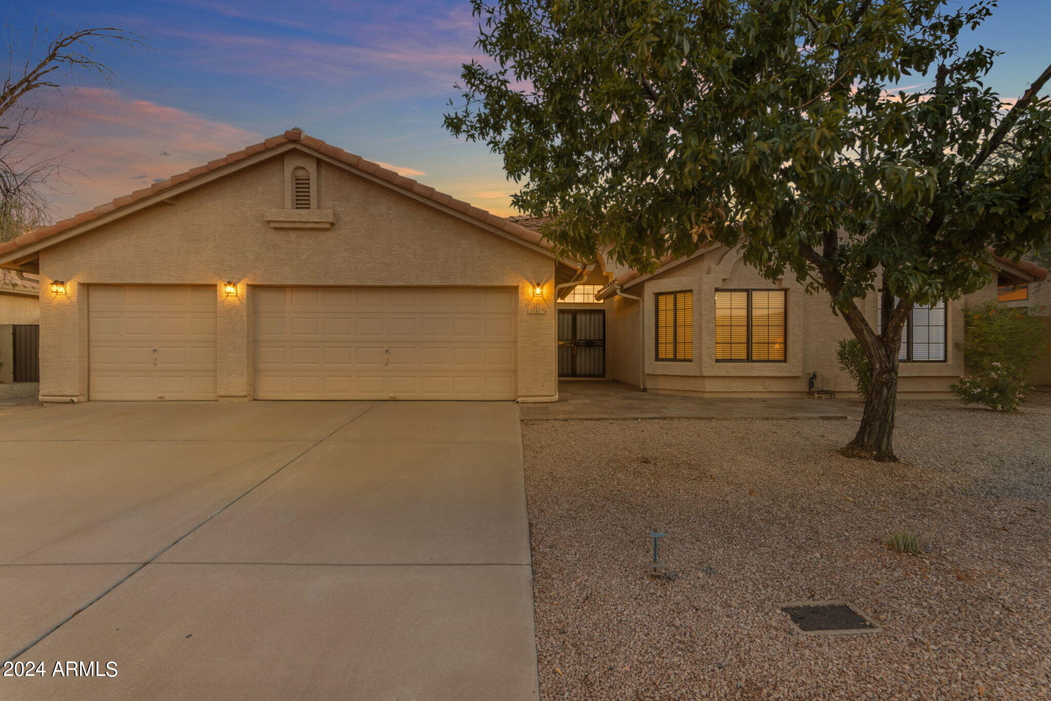 387 W LARONA Lane