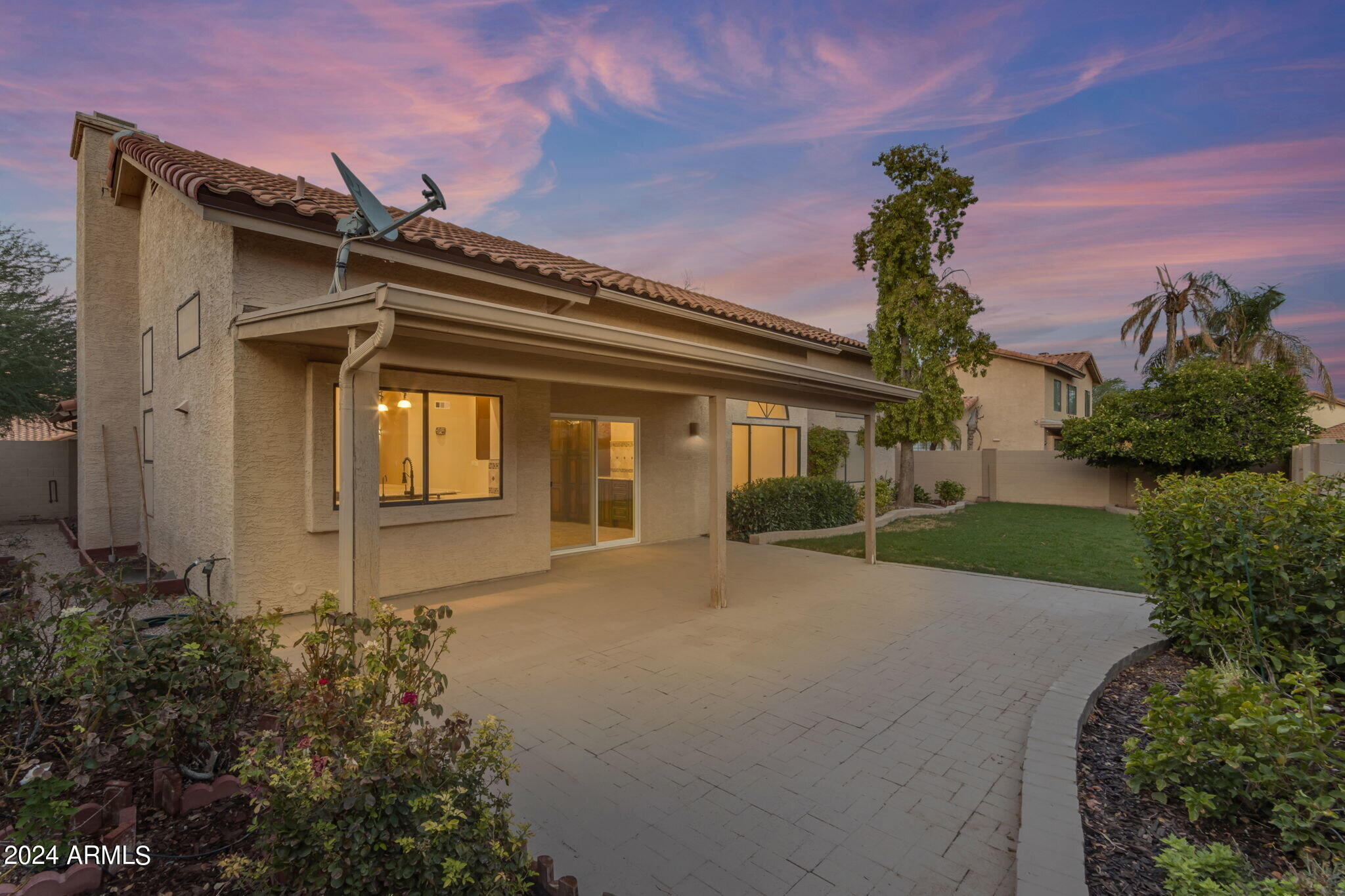387 W LARONA Lane