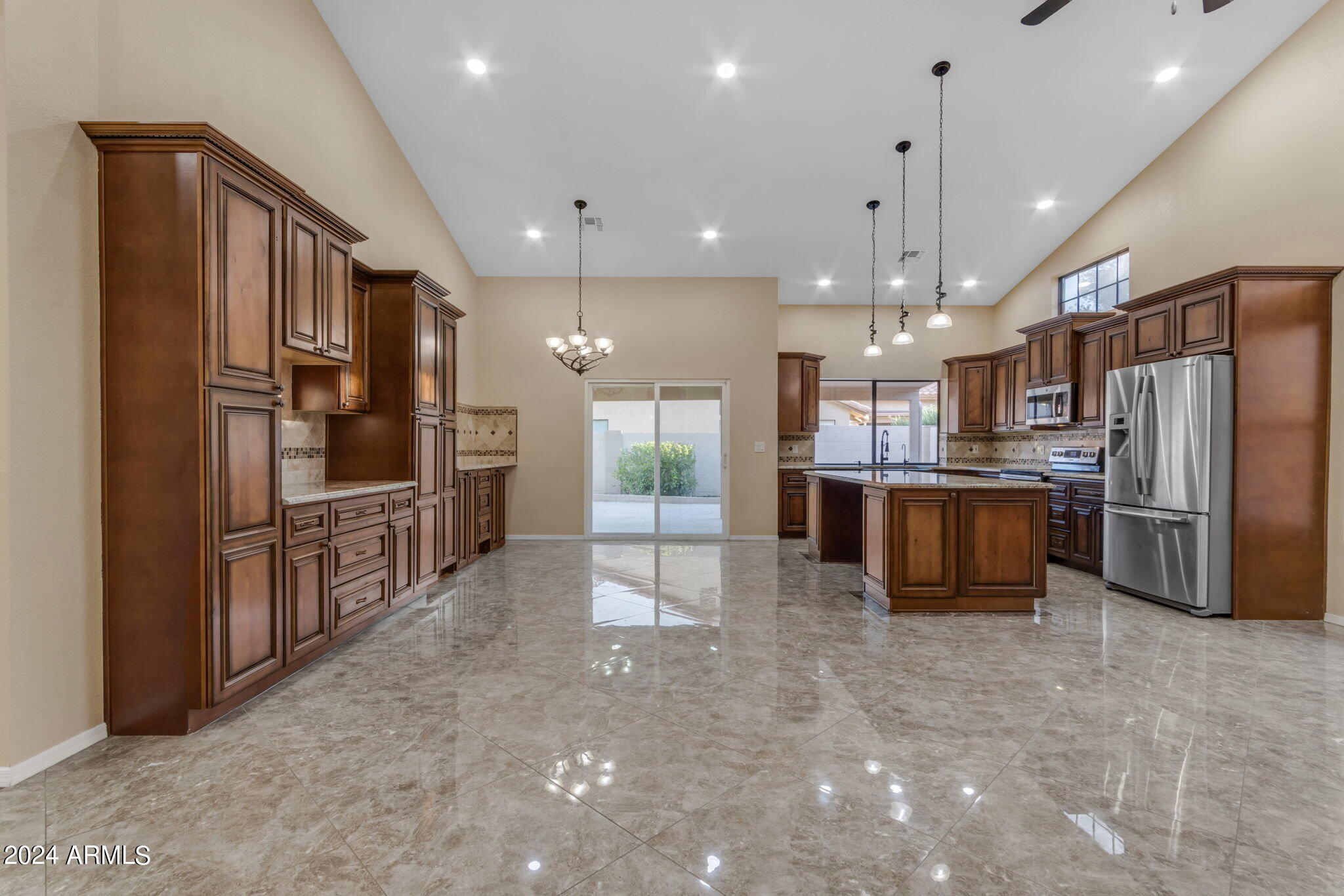 387 W LARONA Lane