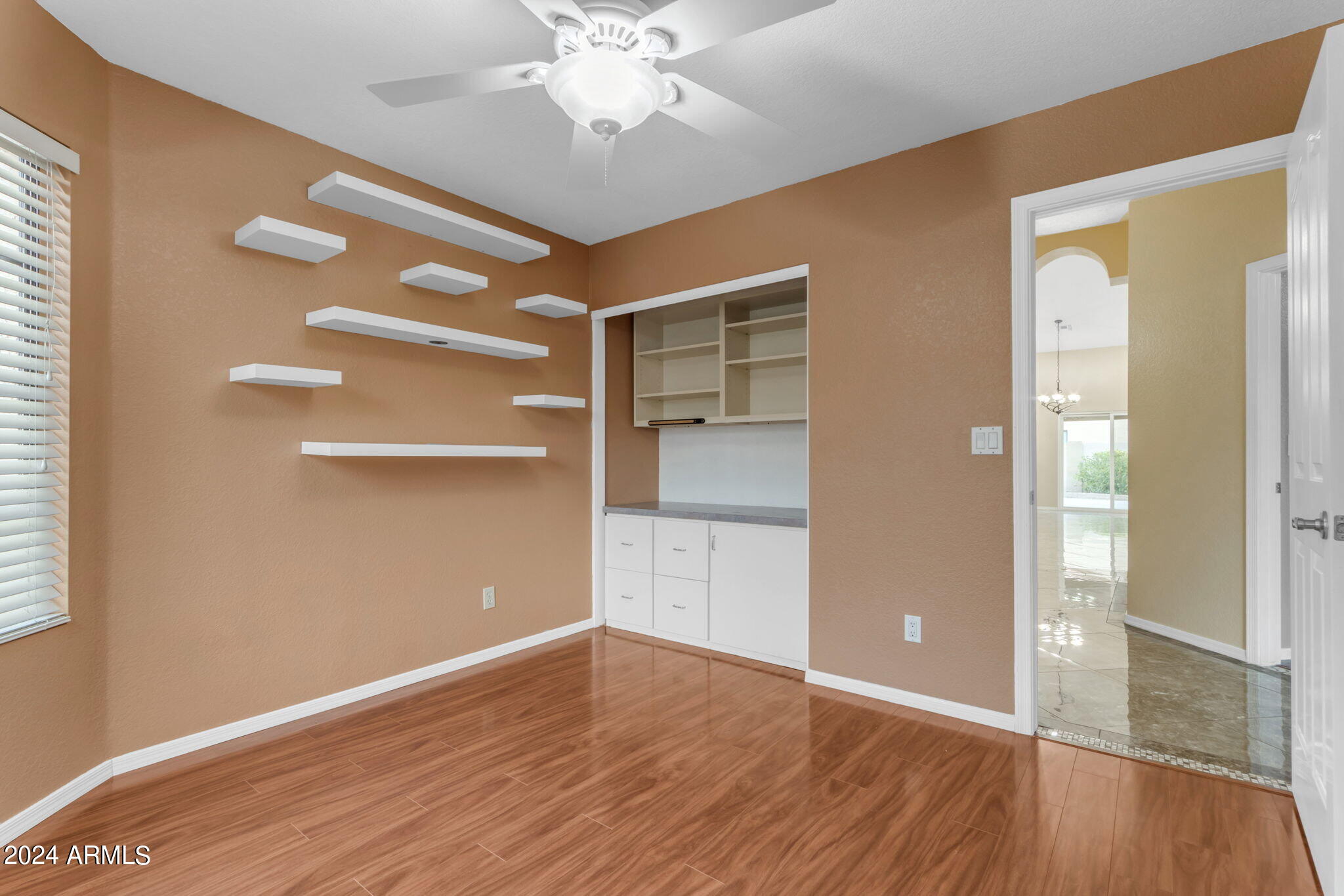 387 W LARONA Lane
