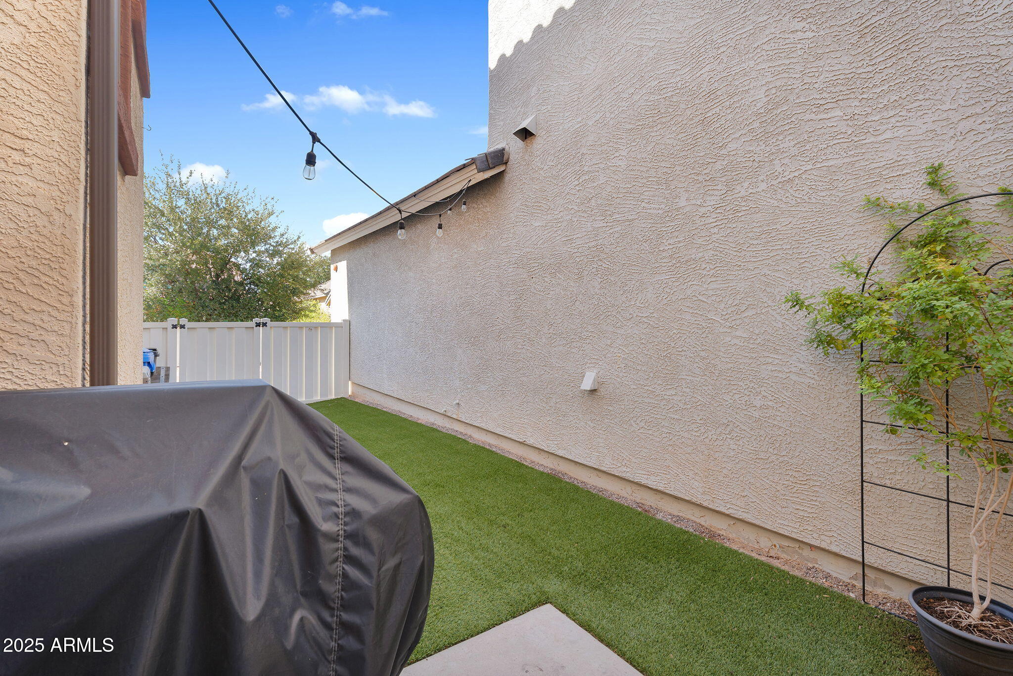 3111 E HOBART Street