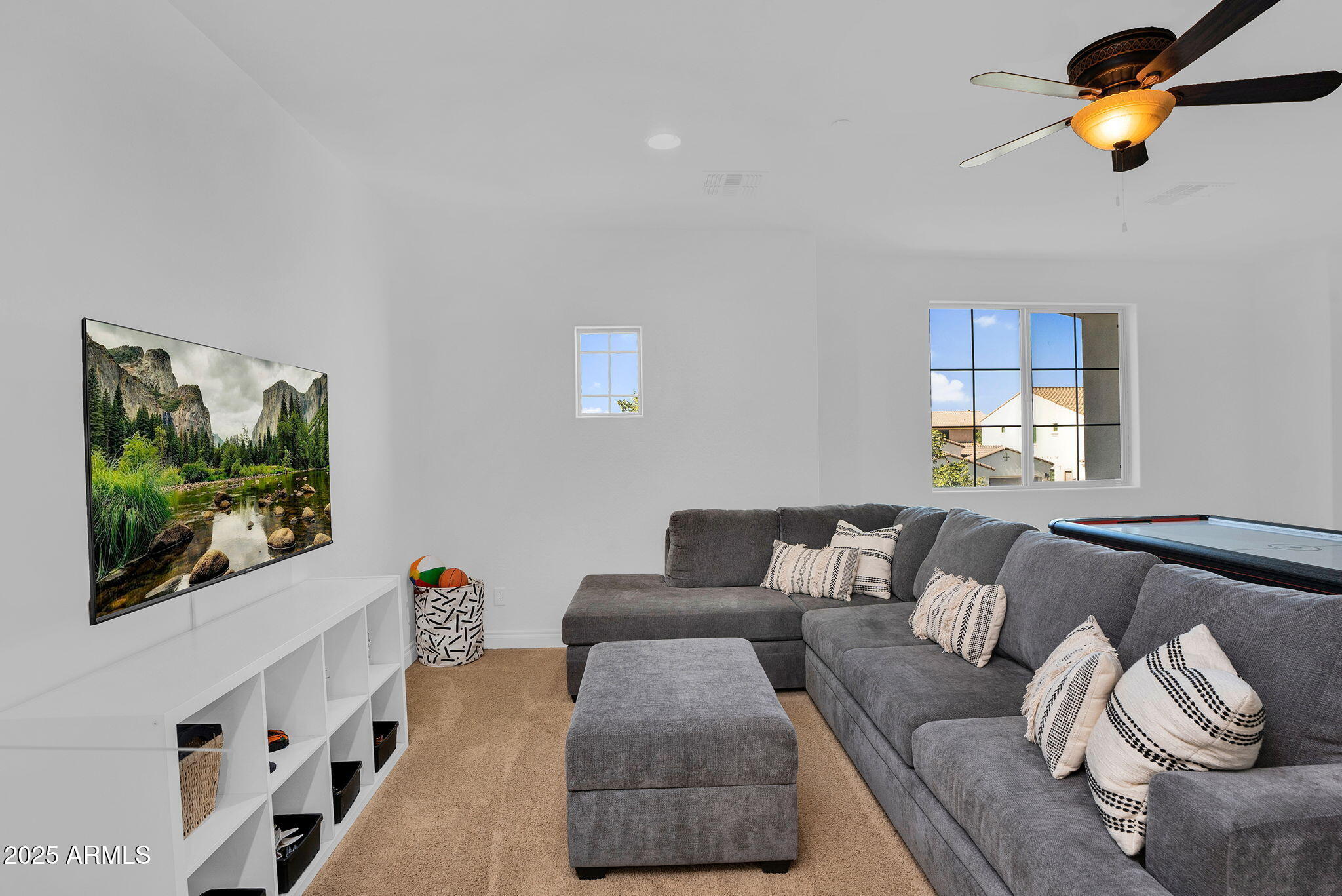 3087 E MAPLEWOOD Court