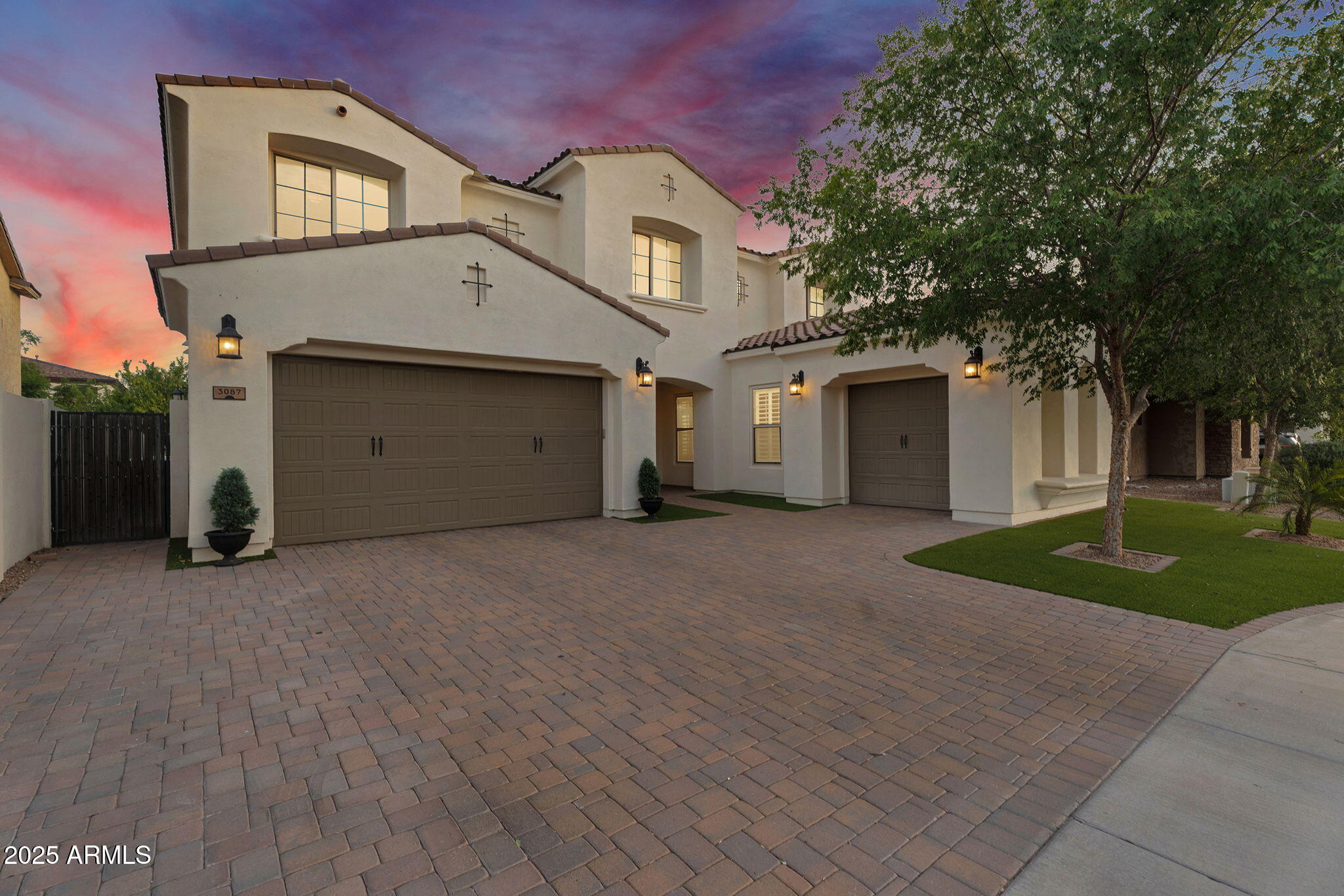 3087 E MAPLEWOOD Court