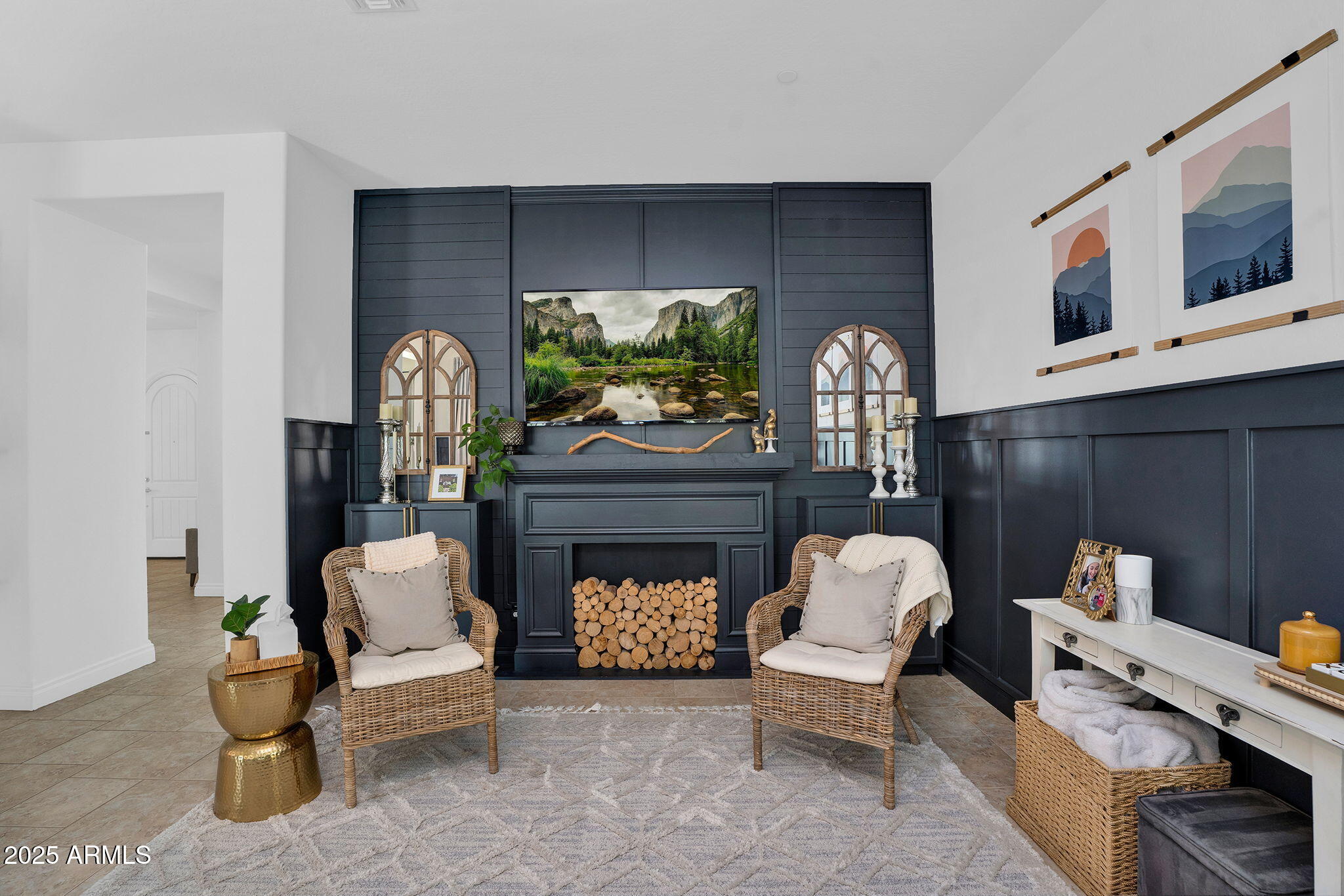 3087 E MAPLEWOOD Court