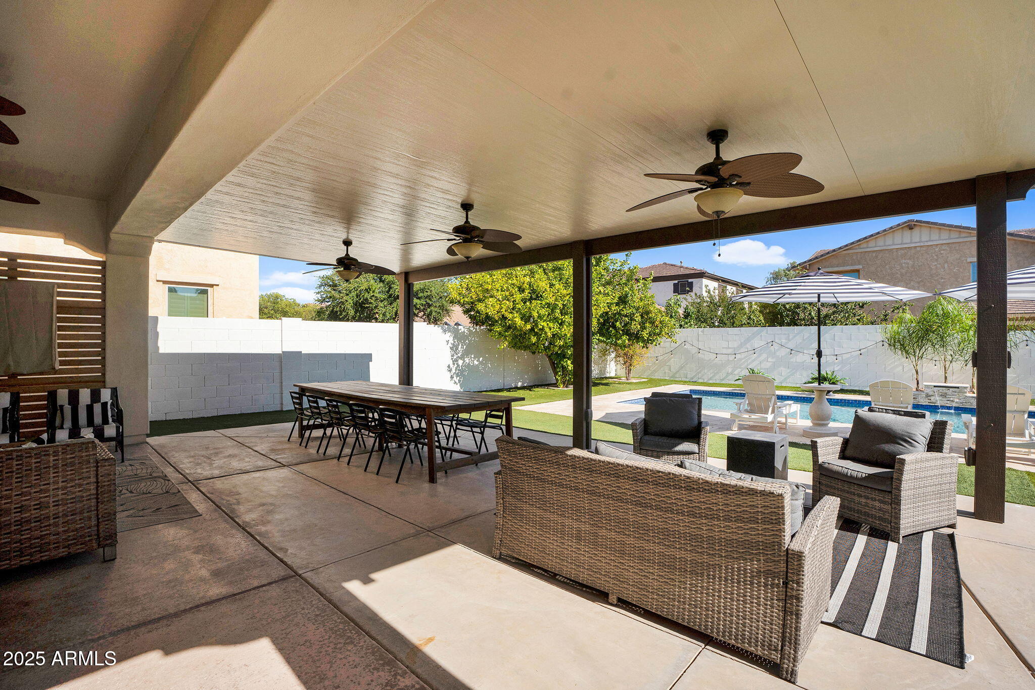 3087 E MAPLEWOOD Court