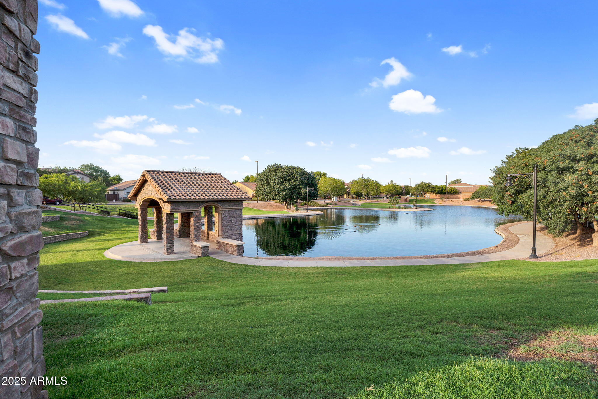 3087 E MAPLEWOOD Court