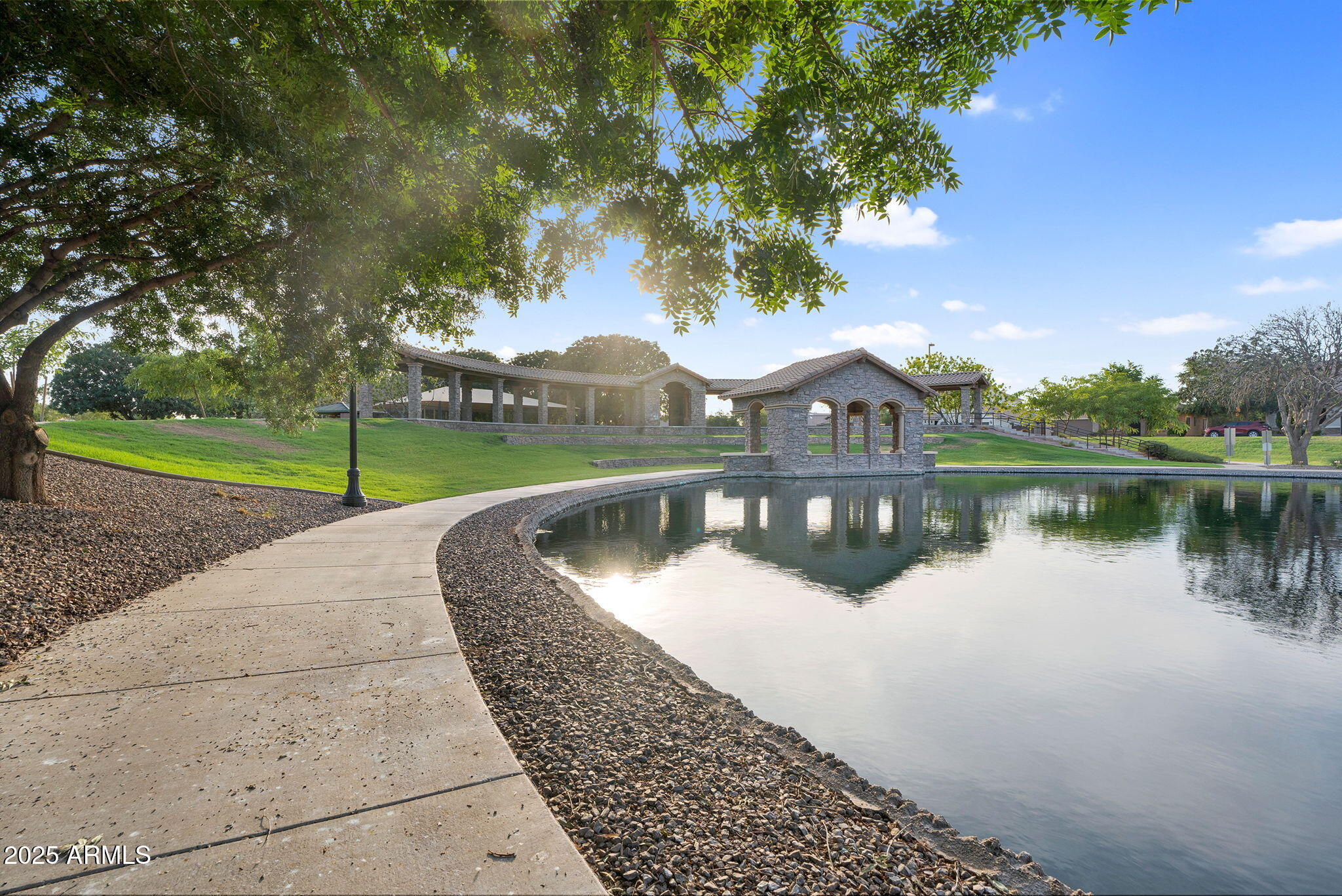 3087 E MAPLEWOOD Court