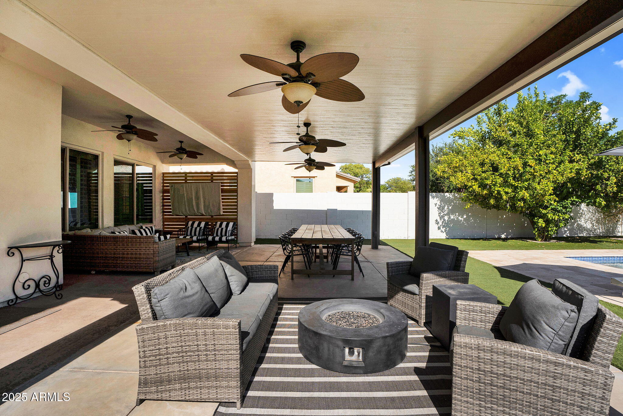 3087 E MAPLEWOOD Court