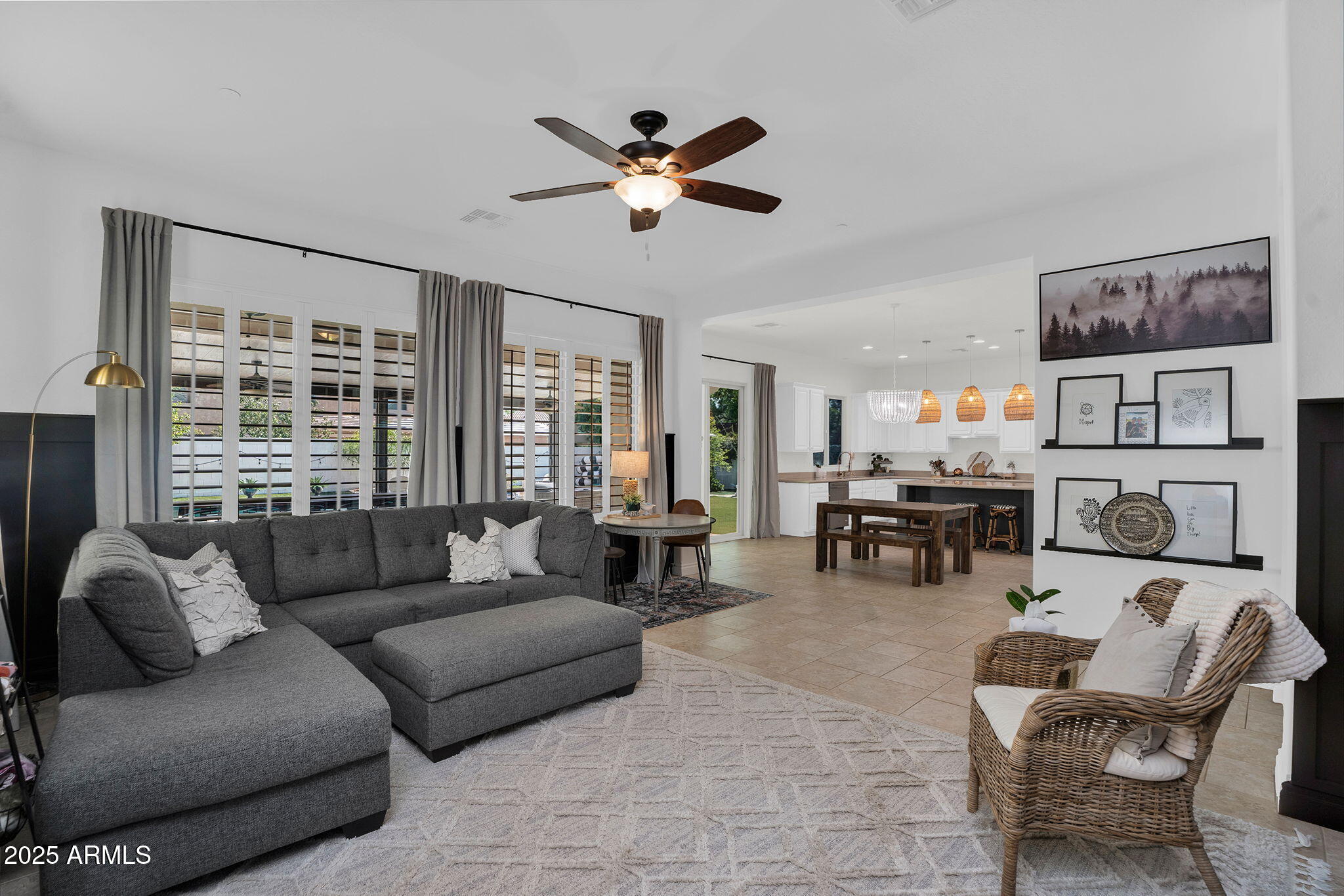 3087 E MAPLEWOOD Court