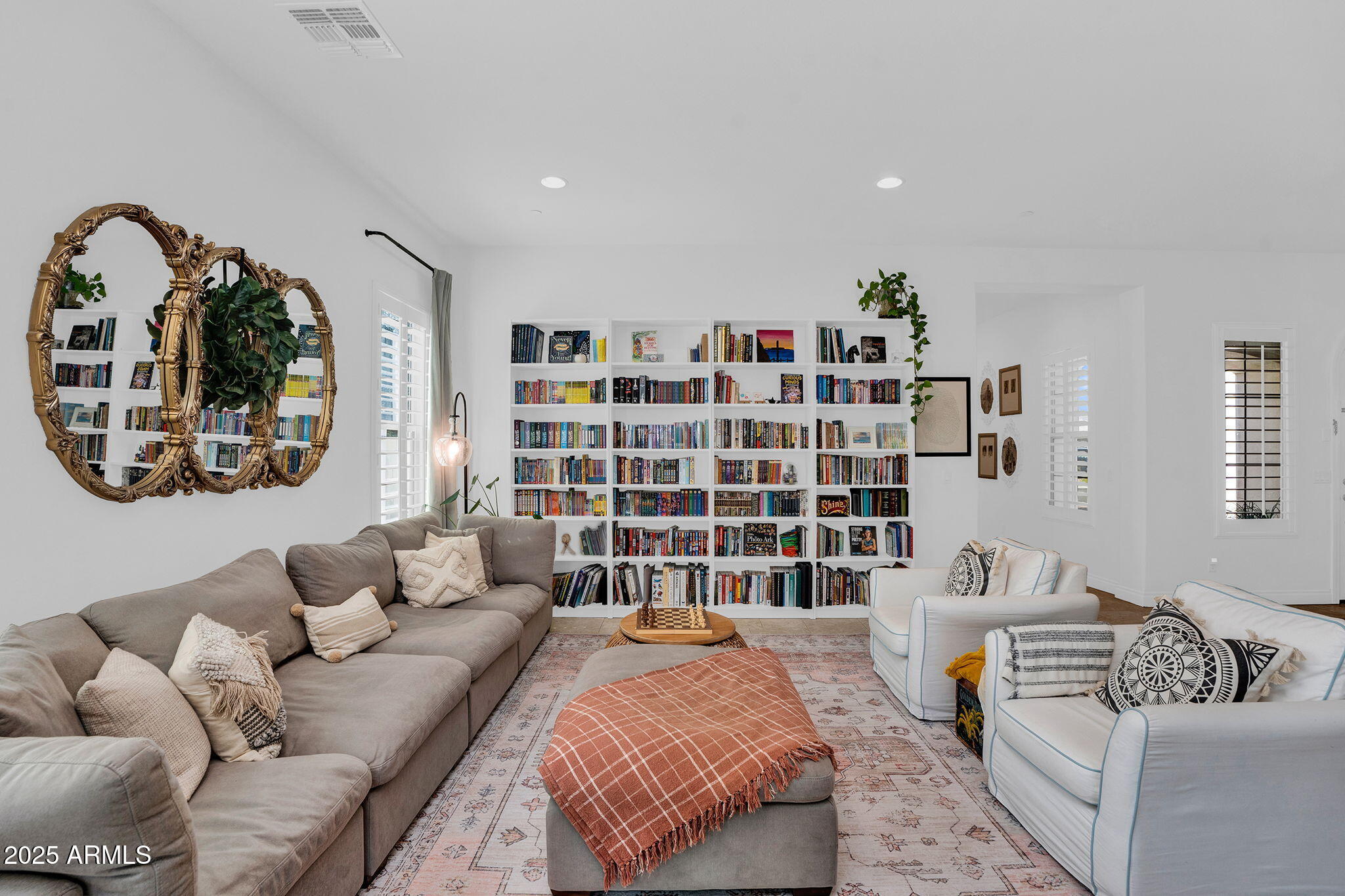 3087 E MAPLEWOOD Court