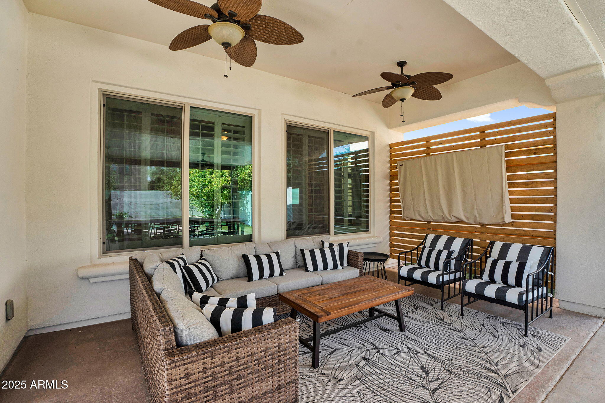 3087 E MAPLEWOOD Court