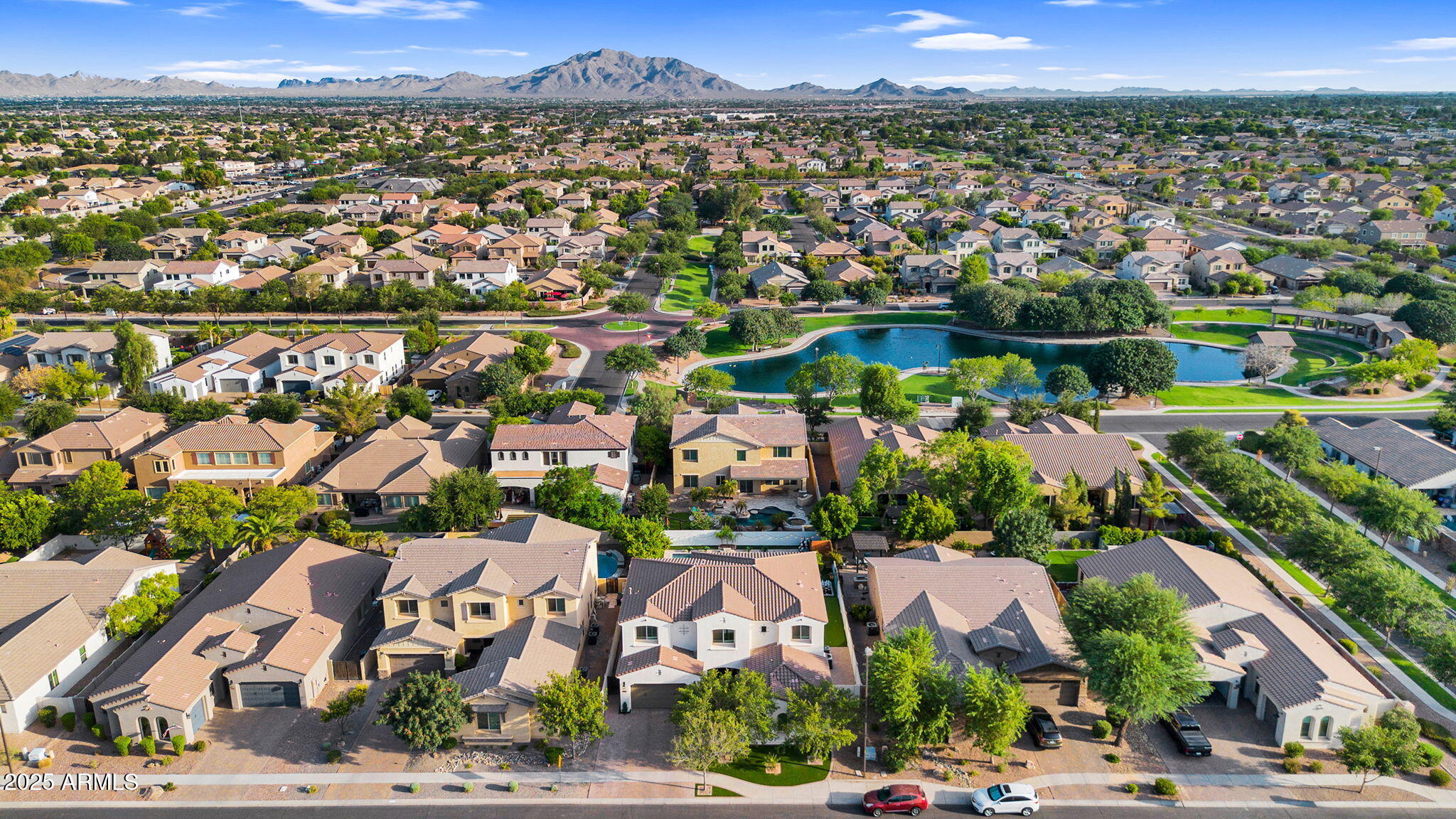 3087 E MAPLEWOOD Court