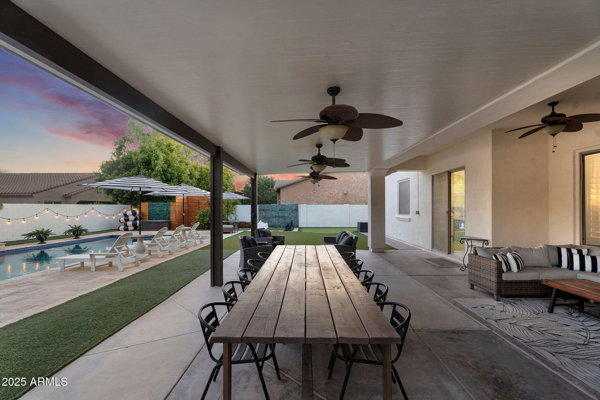 3087 E MAPLEWOOD Court