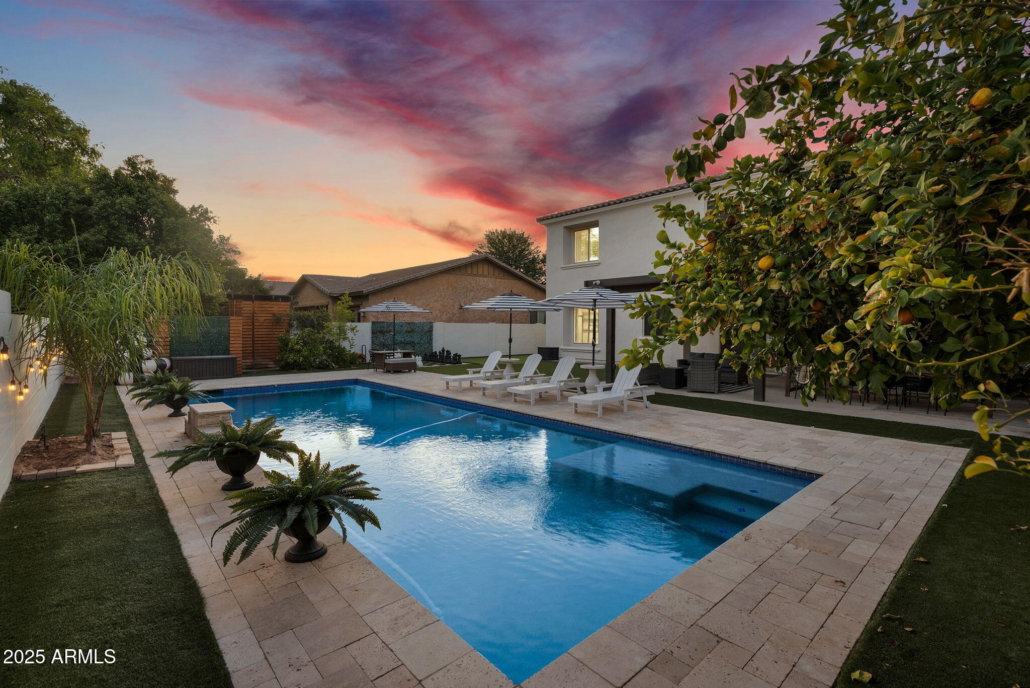 3087 E MAPLEWOOD Court
