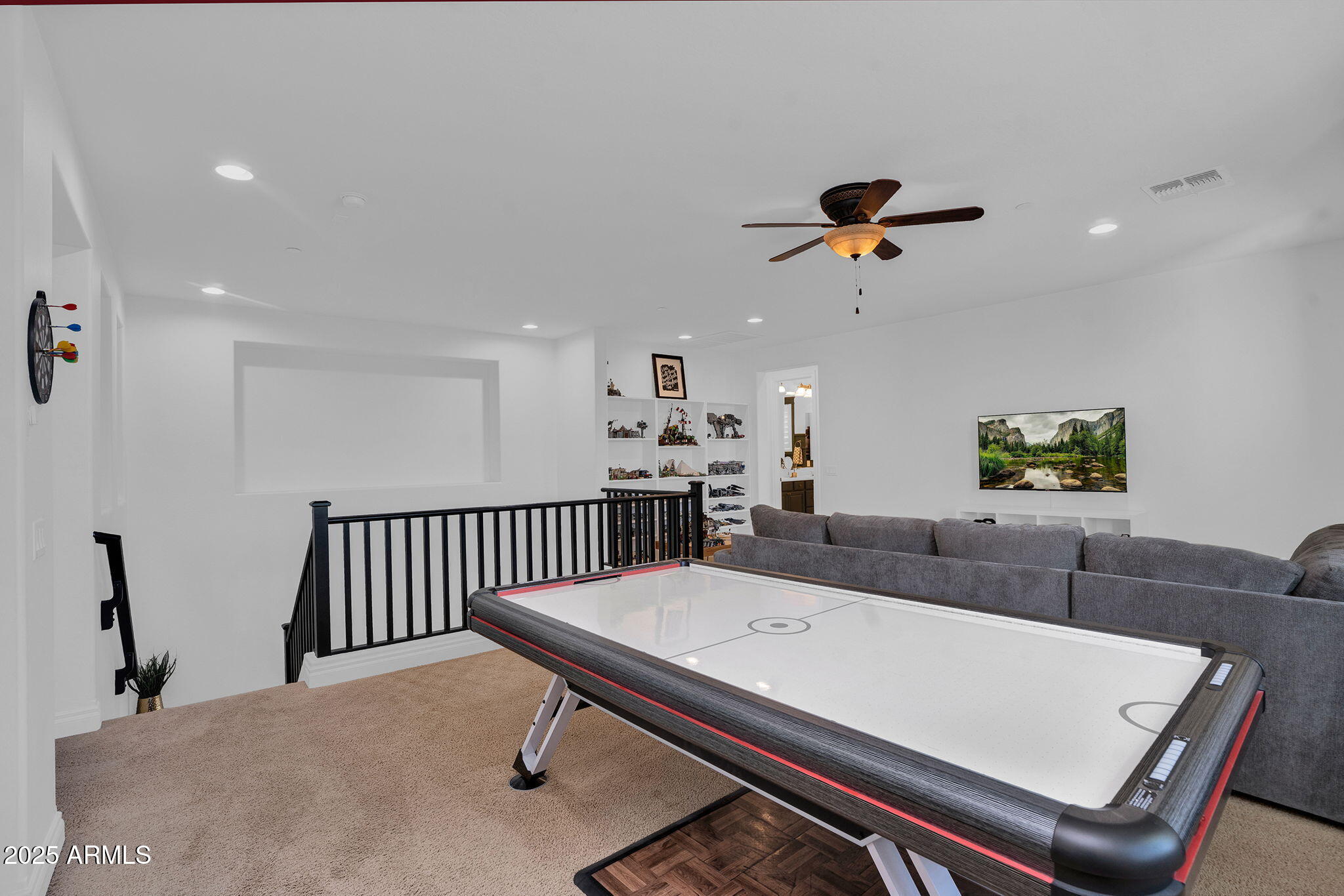 3087 E MAPLEWOOD Court