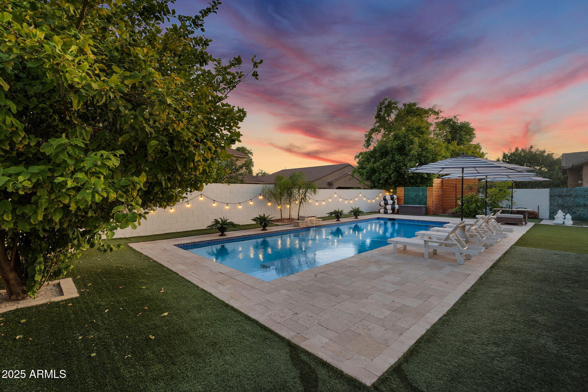3087 E MAPLEWOOD Court