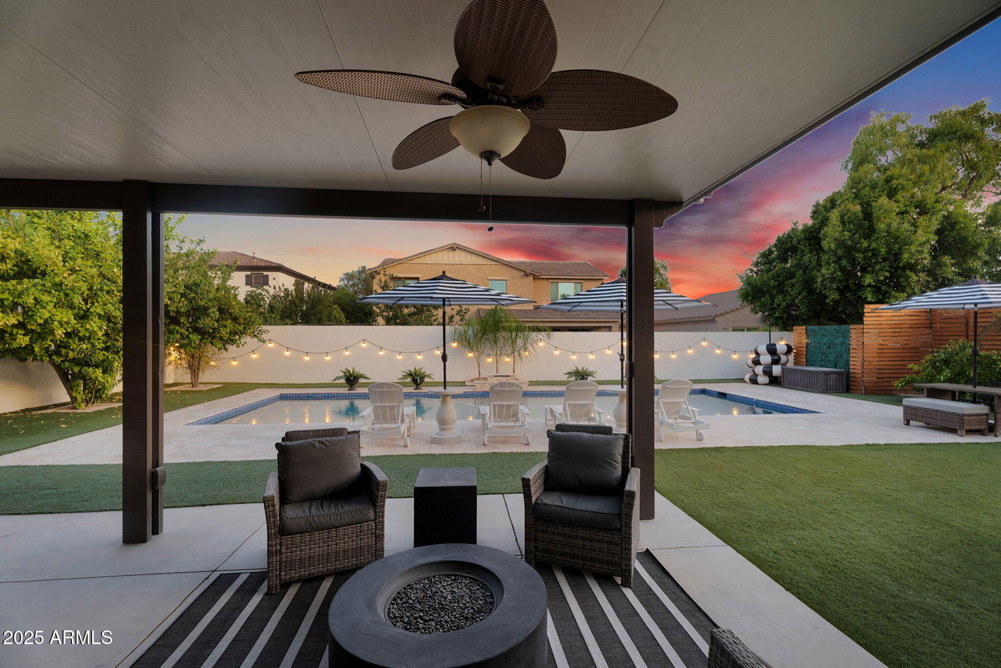 3087 E MAPLEWOOD Court