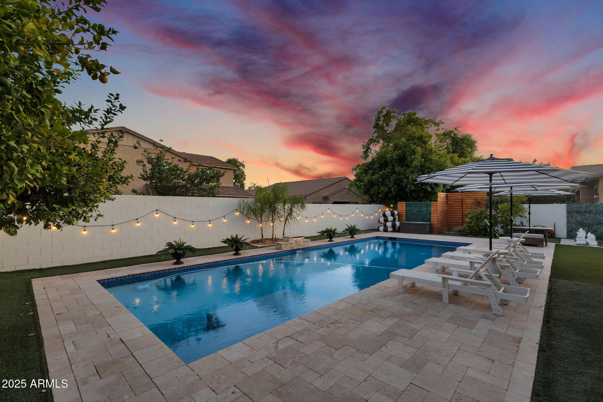 3087 E MAPLEWOOD Court