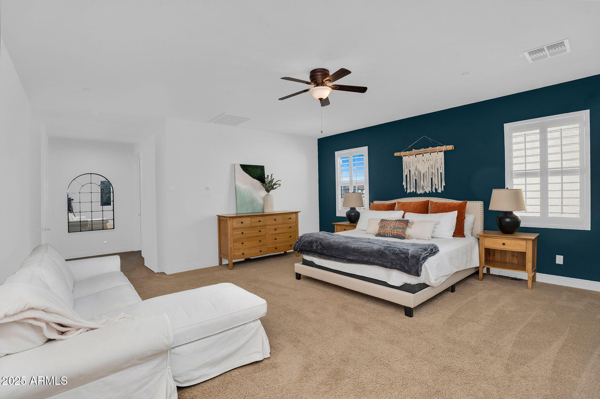 3087 E MAPLEWOOD Court